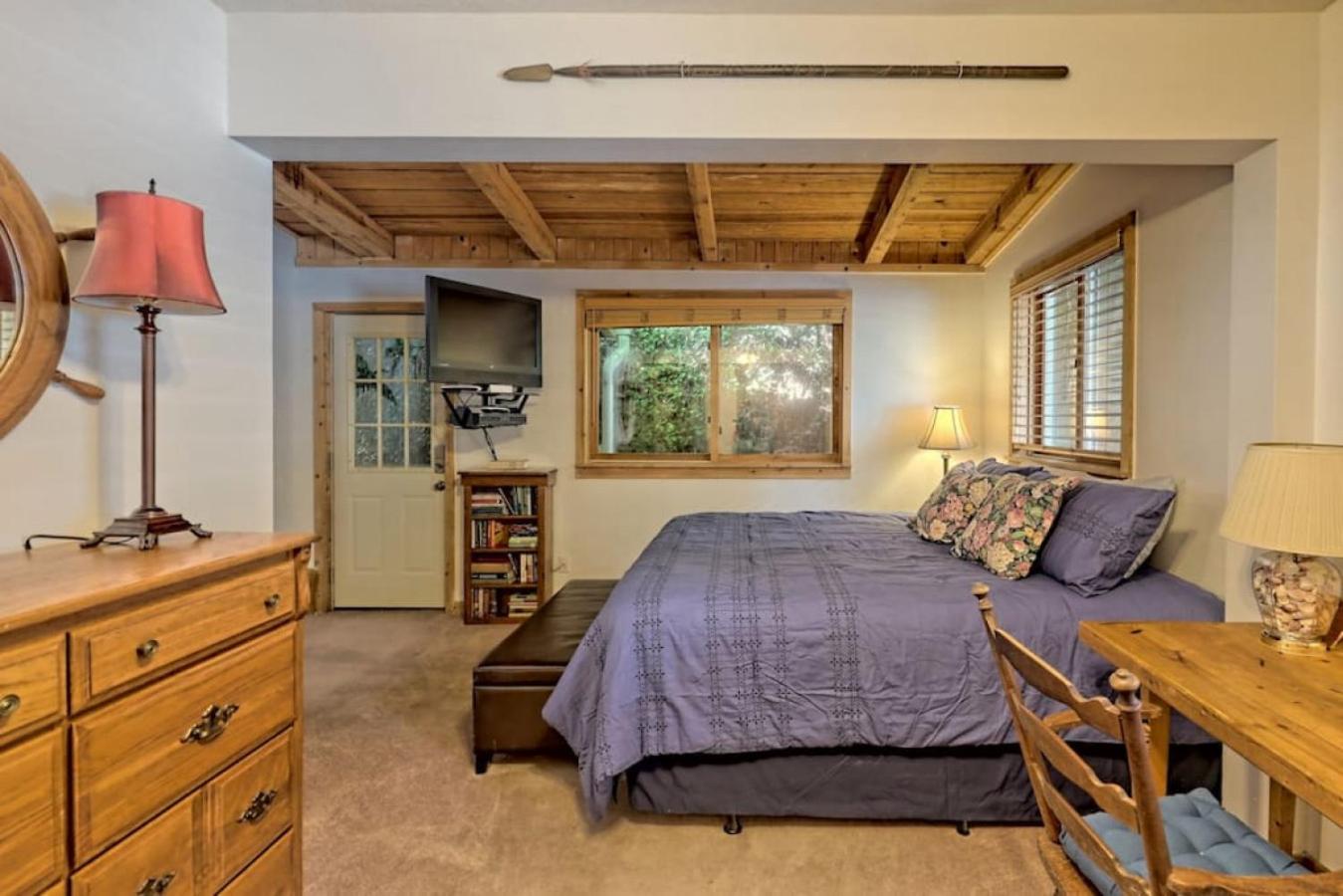 Three-Bedroom House photo 1