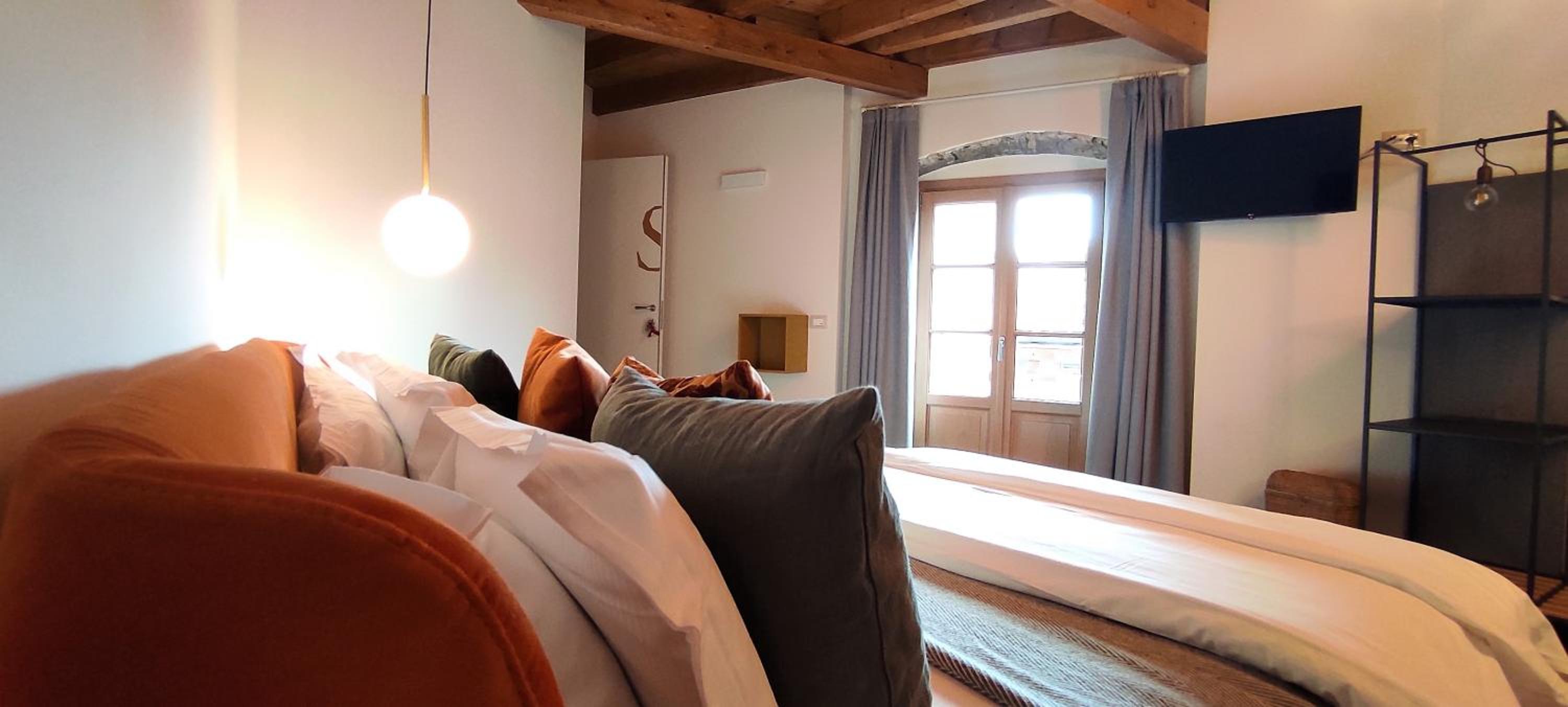 Deluxe Double Room with Balcony - Separate Building - Photo 1