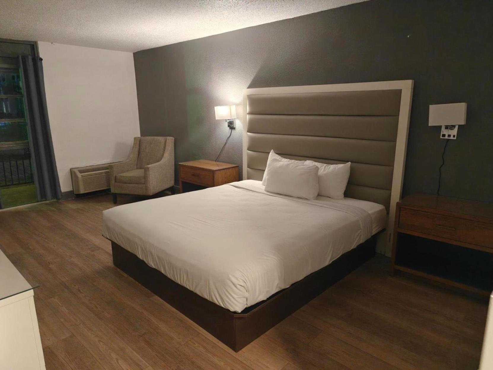 Superior King Room