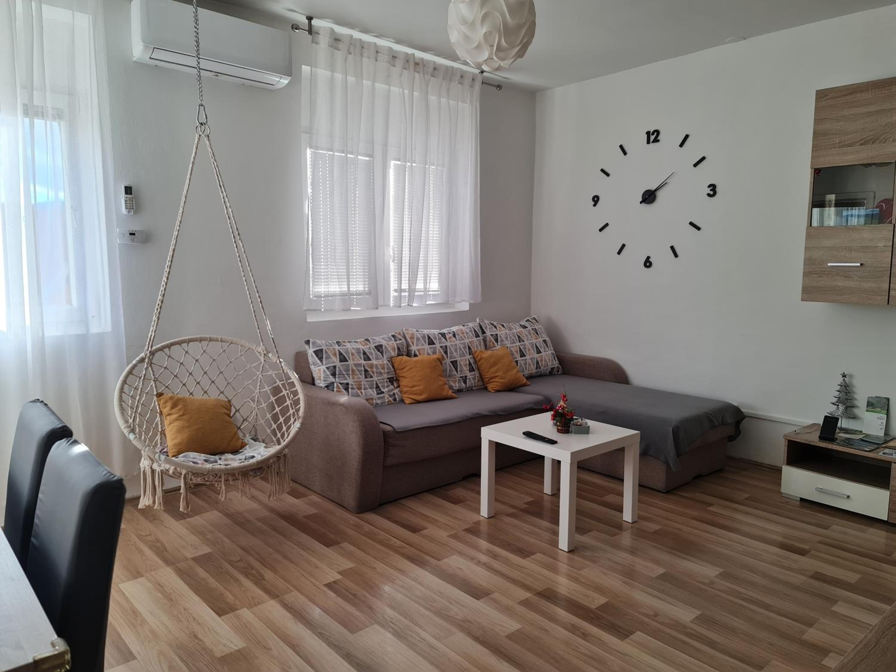 One-Bedroom Apartment - Photo 83