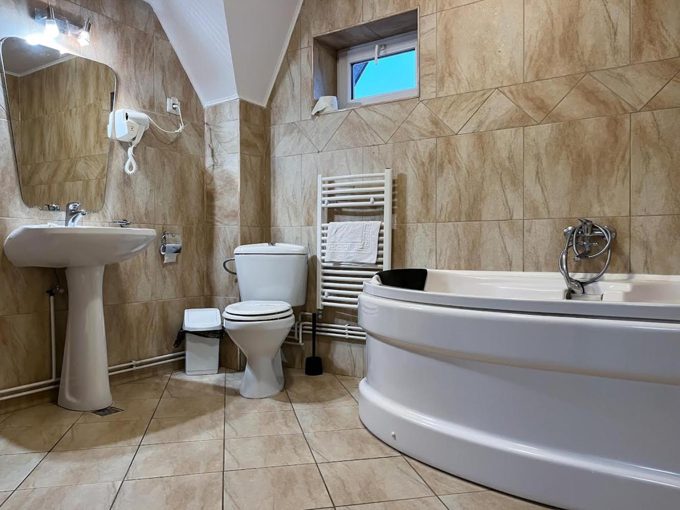 Double Room - Photo 2