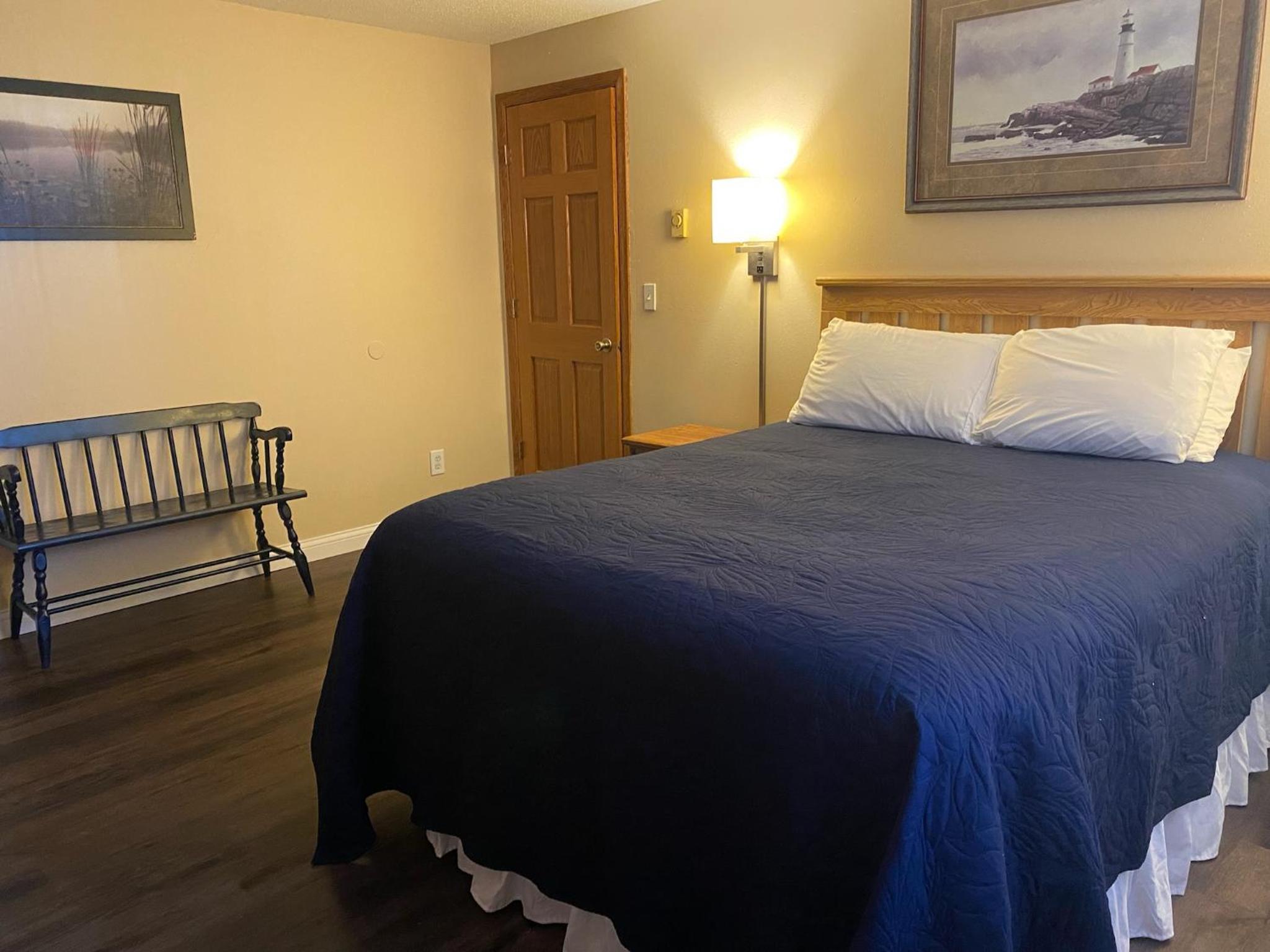 One-Bedroom Apartment - Photo 1