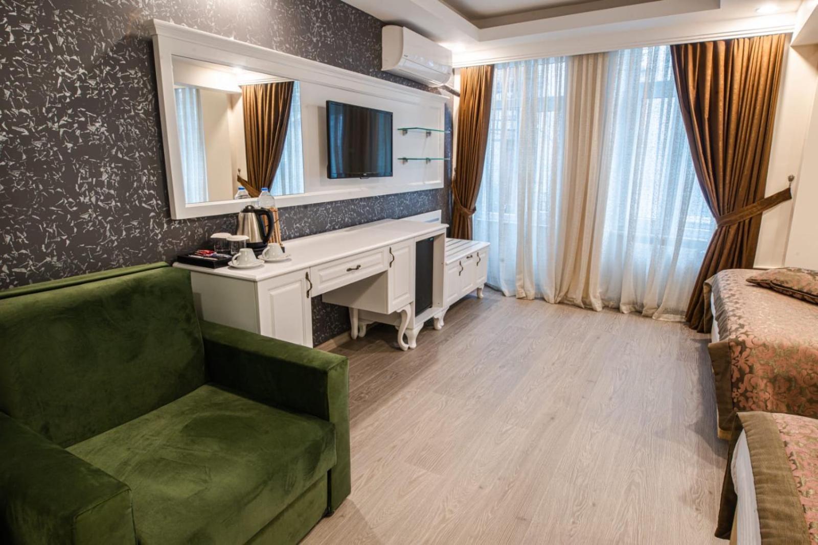 Quadruple Room with Bathroom photo 2