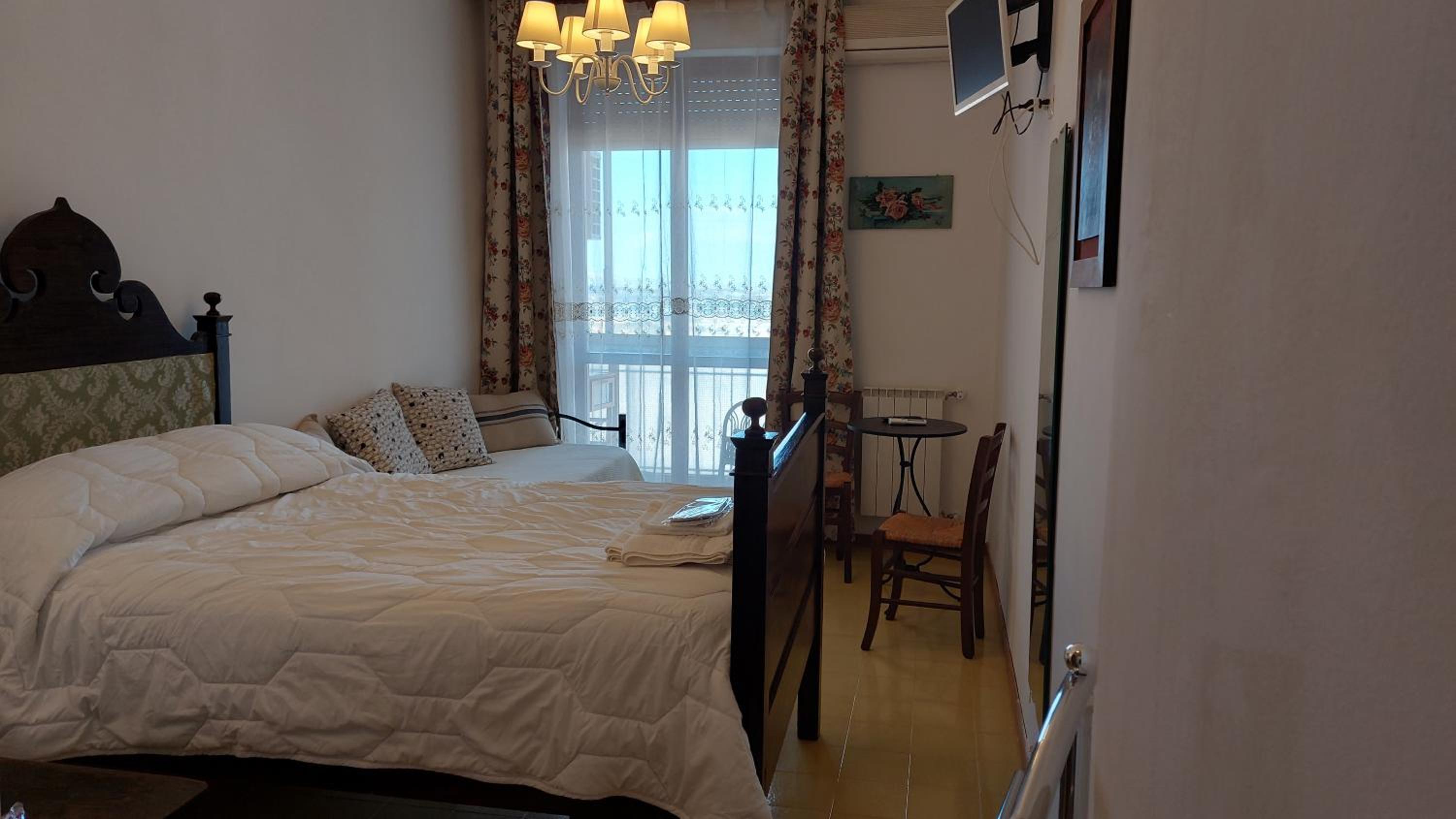 Twin Room with Private External Bathroom