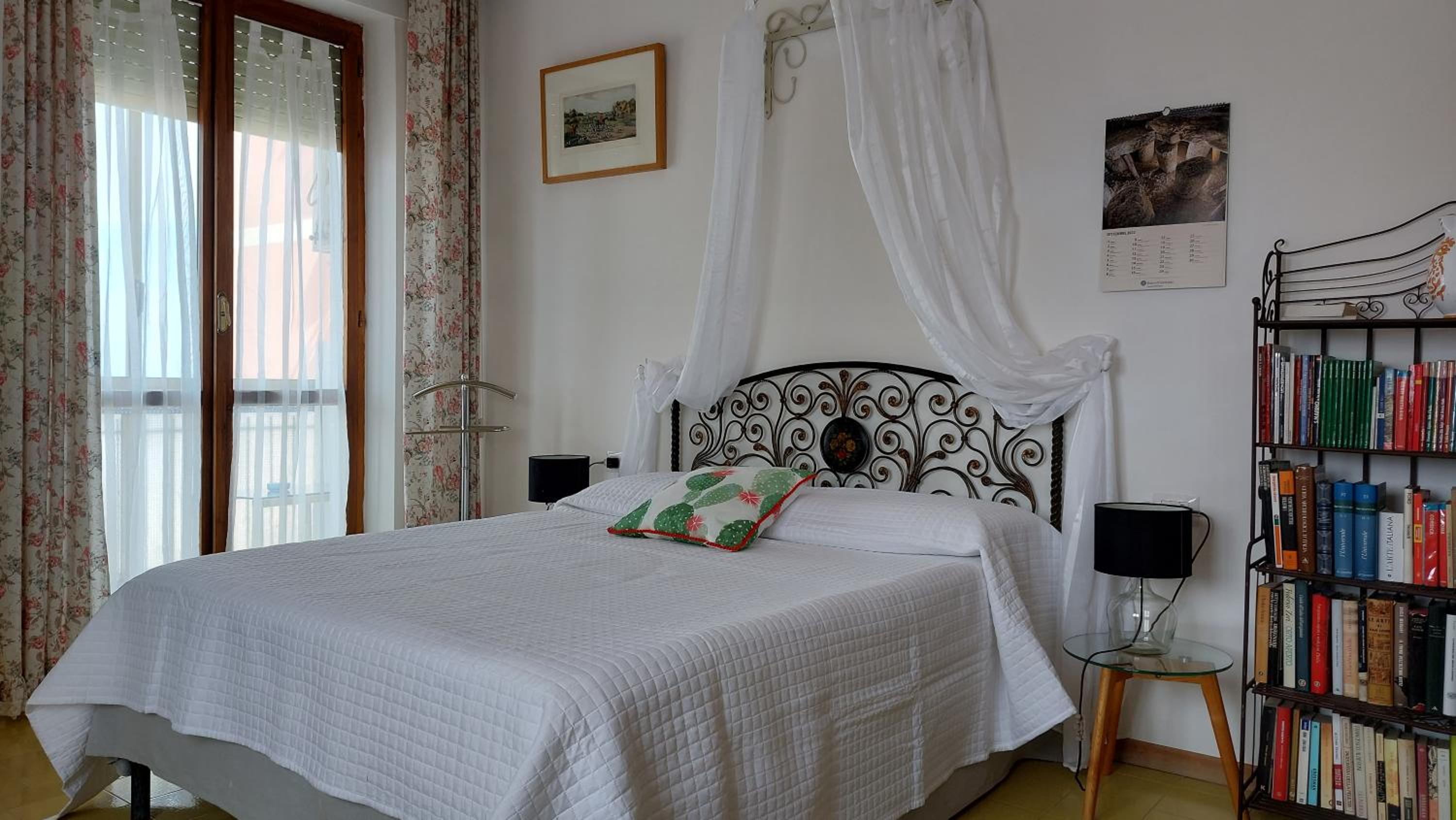 Deluxe Double or Twin Room - Photo 9