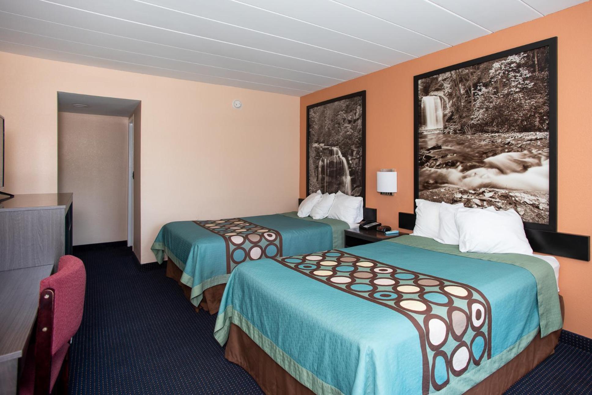 Deluxe Double Room with Two Double Beds - Non-Smoking - Photo 1