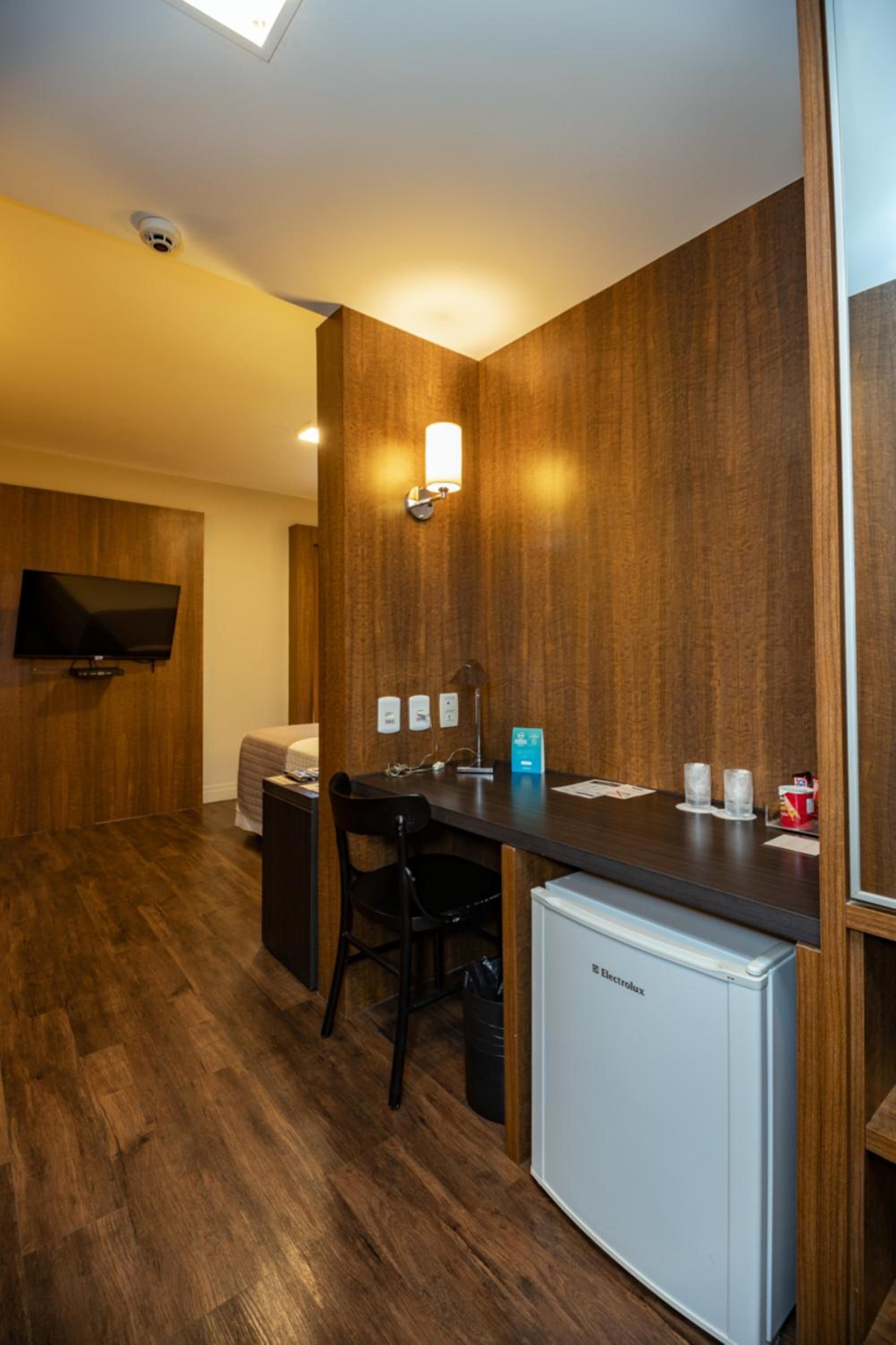 Luxury Room with Double Bed - Photo 4