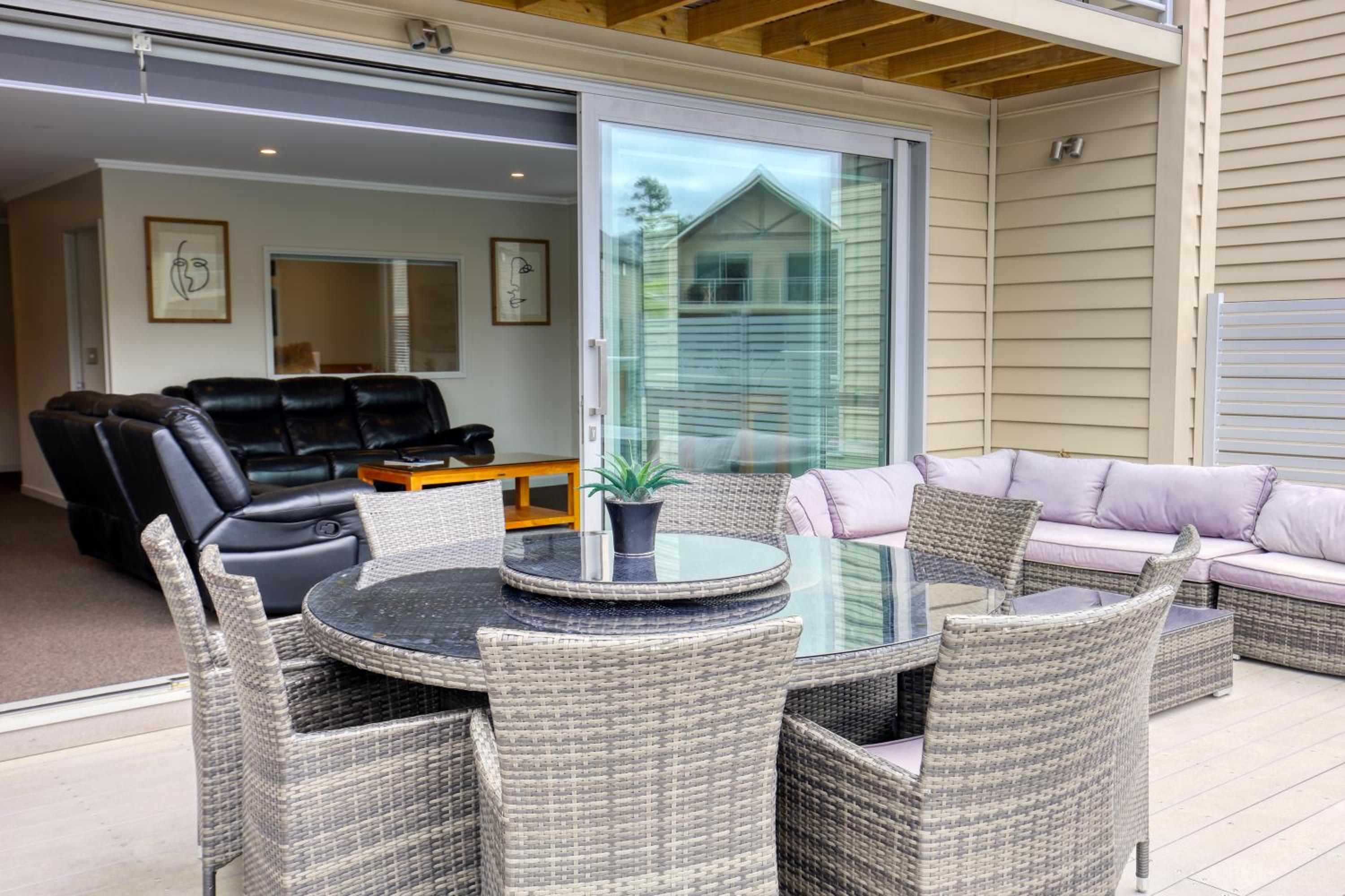 One-Bedroom Villa with Hot Tub - Ground Floor (With Kitchen) photo 3