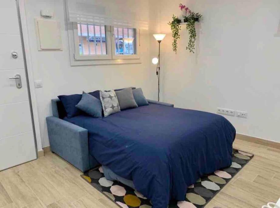 One-Bedroom Apartment photo 3