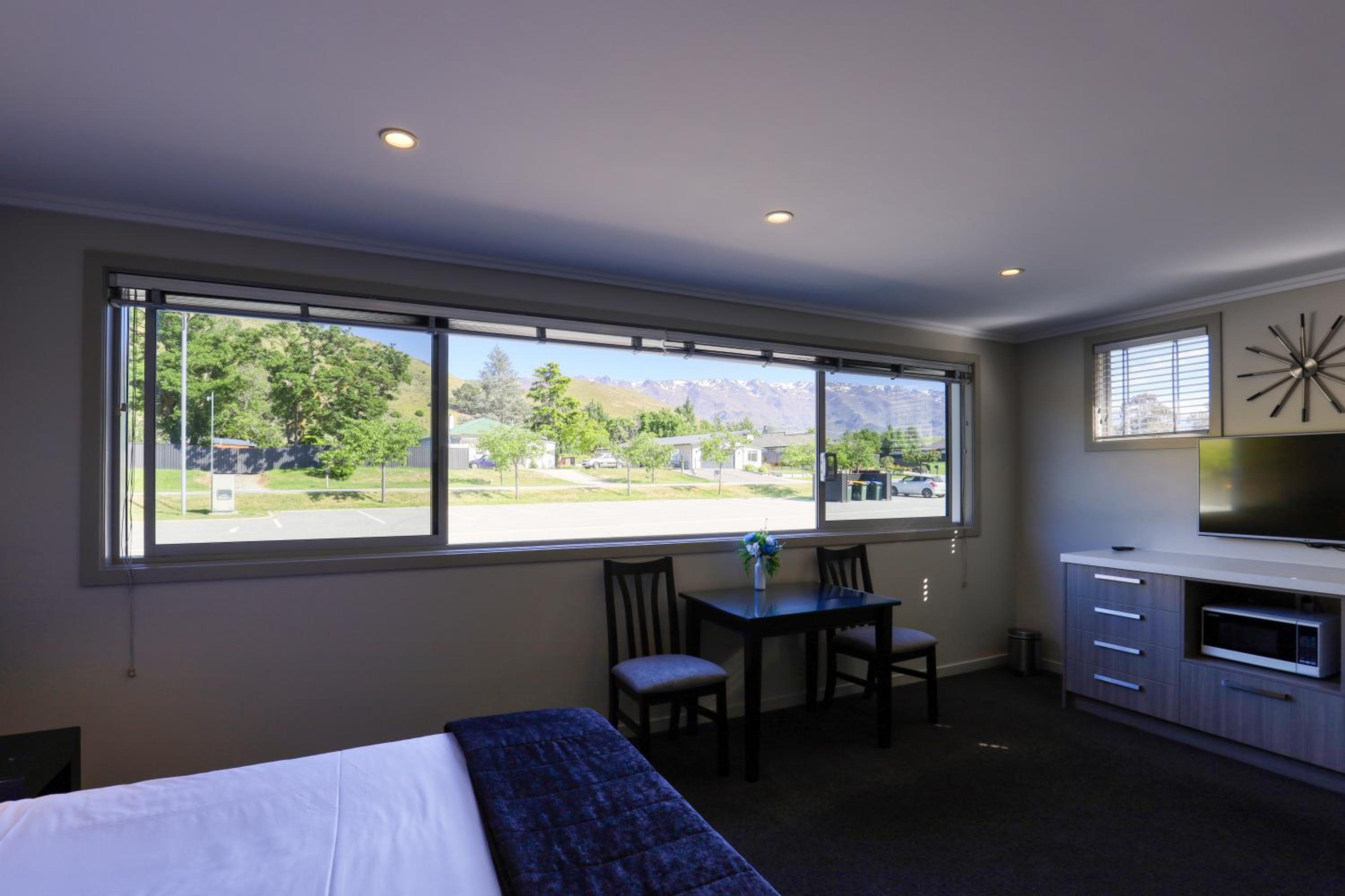 Mountain View Studio - Ground Floor - Photo 2
