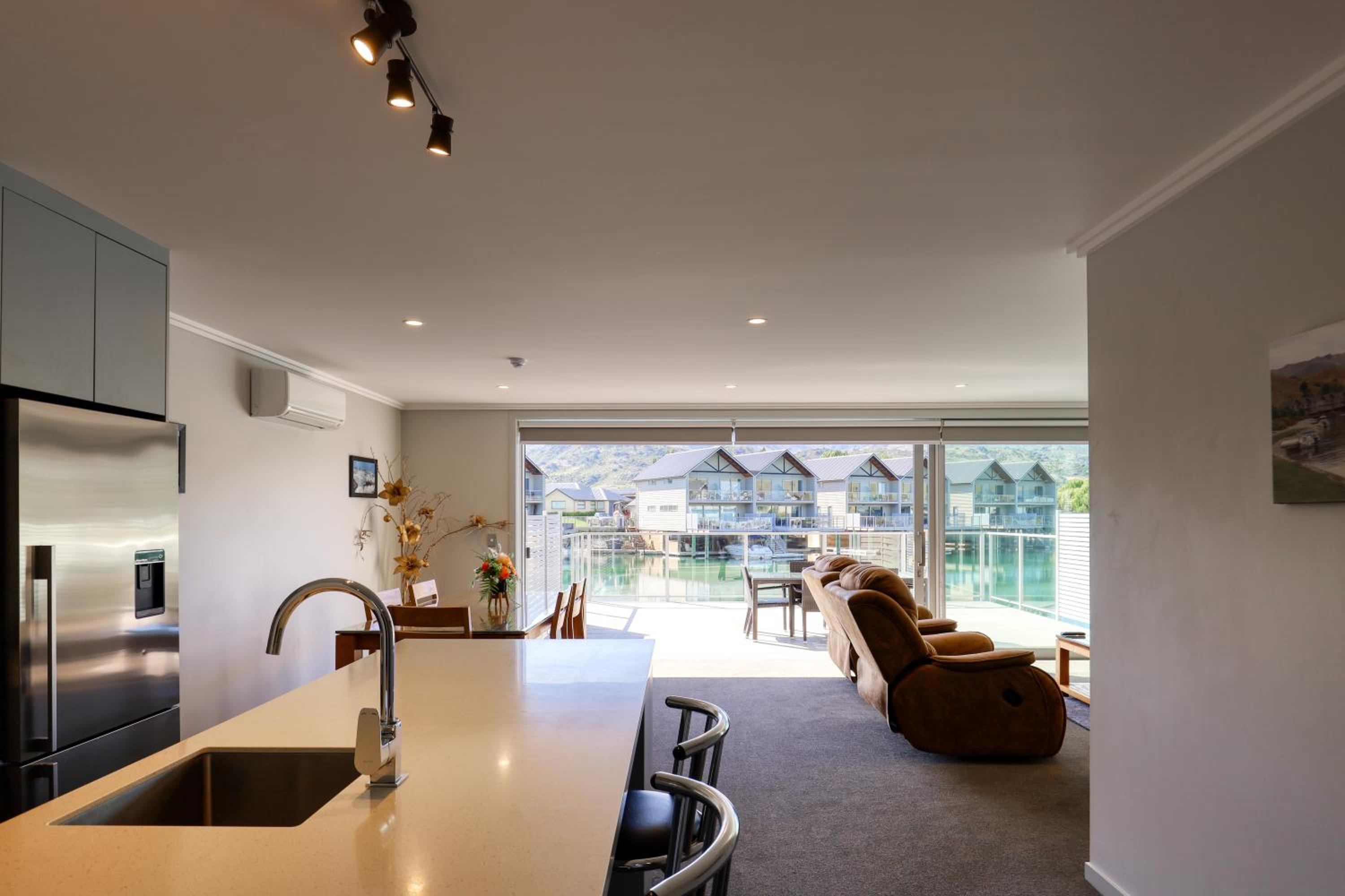 Family Room - Photo 10