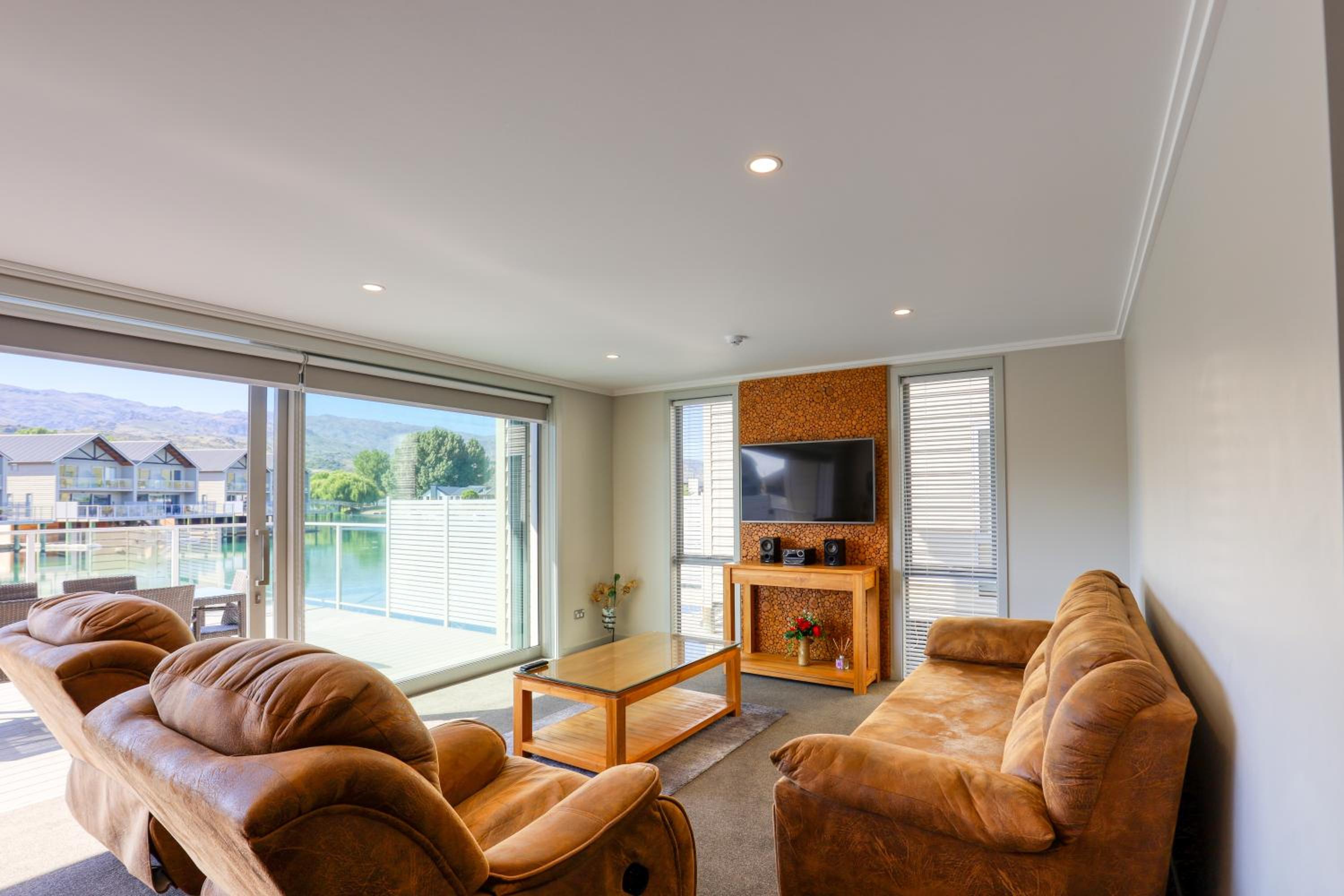 Family Room - Photo 12