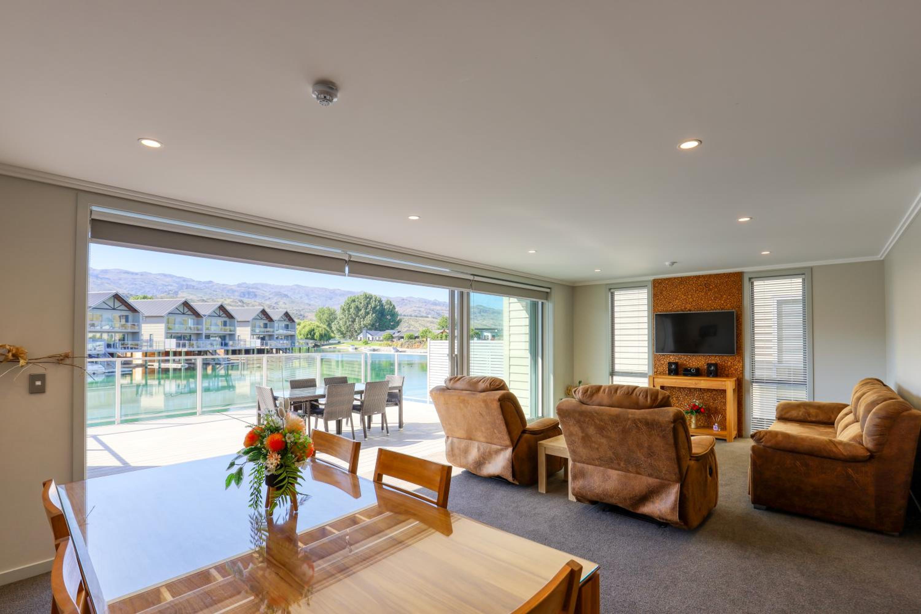 Family Room - Photo 1