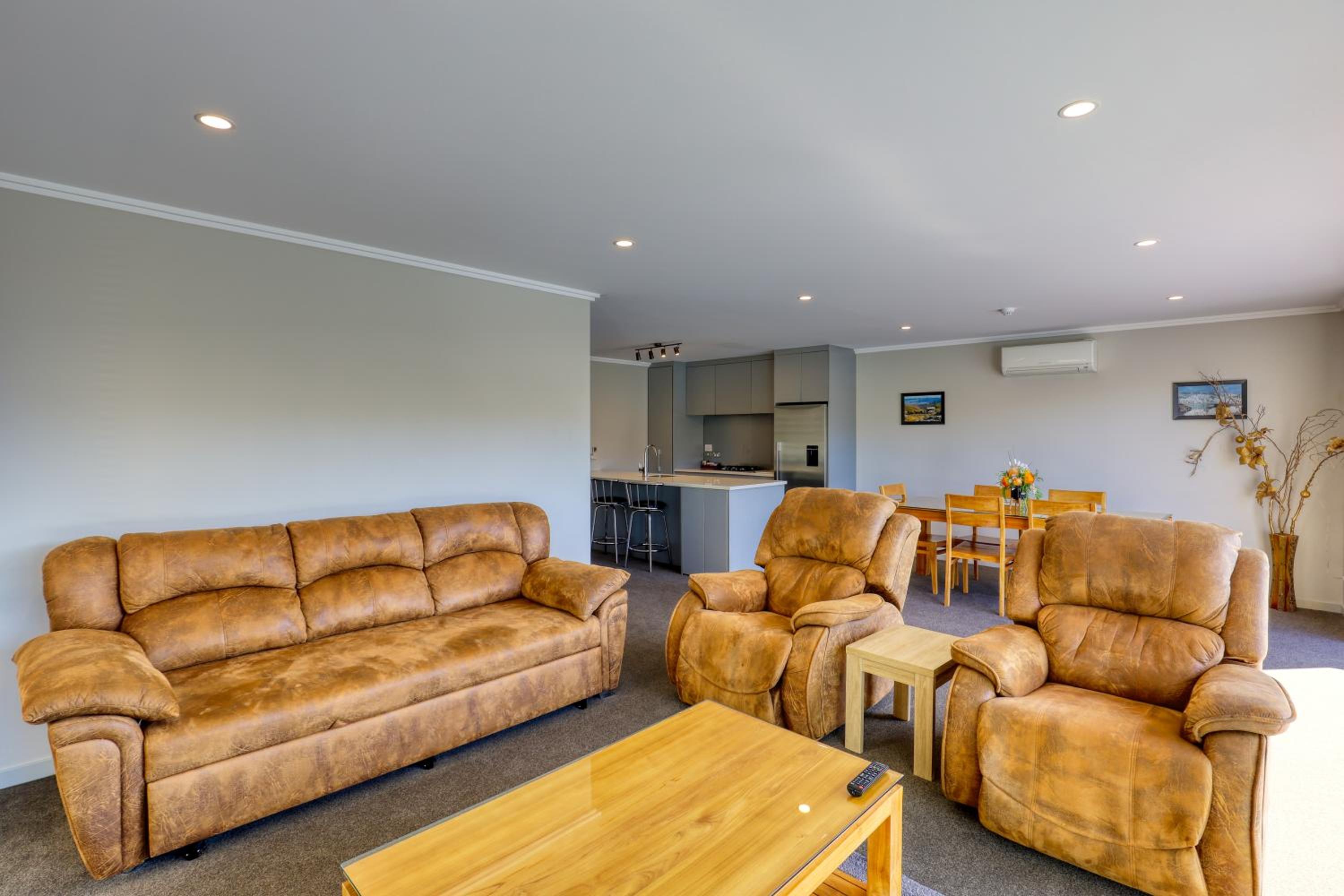 Family Room - Photo 11
