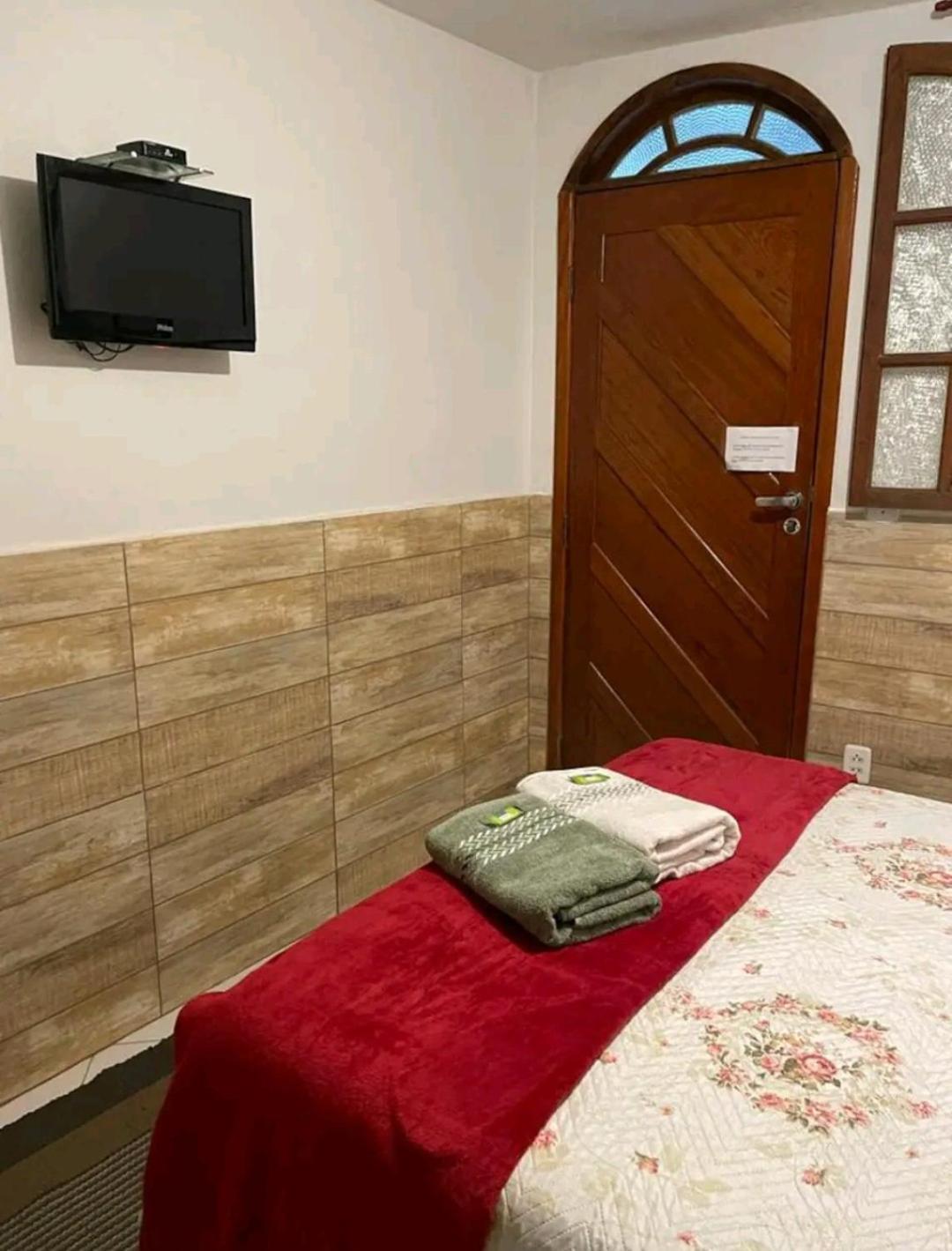 One-Bedroom House - Photo 6