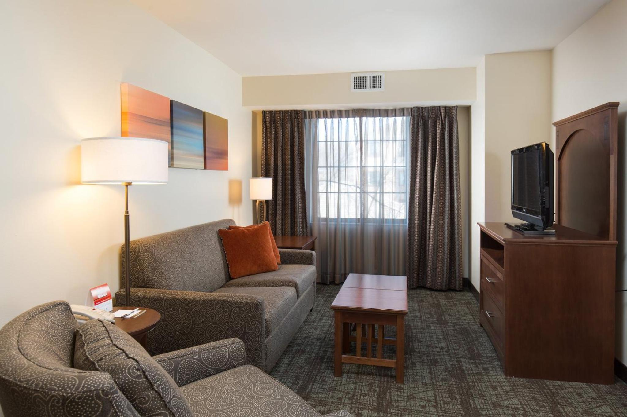 Two-Bedroom Suite with One King and Two Queen Beds - Hearing Accessible Tub