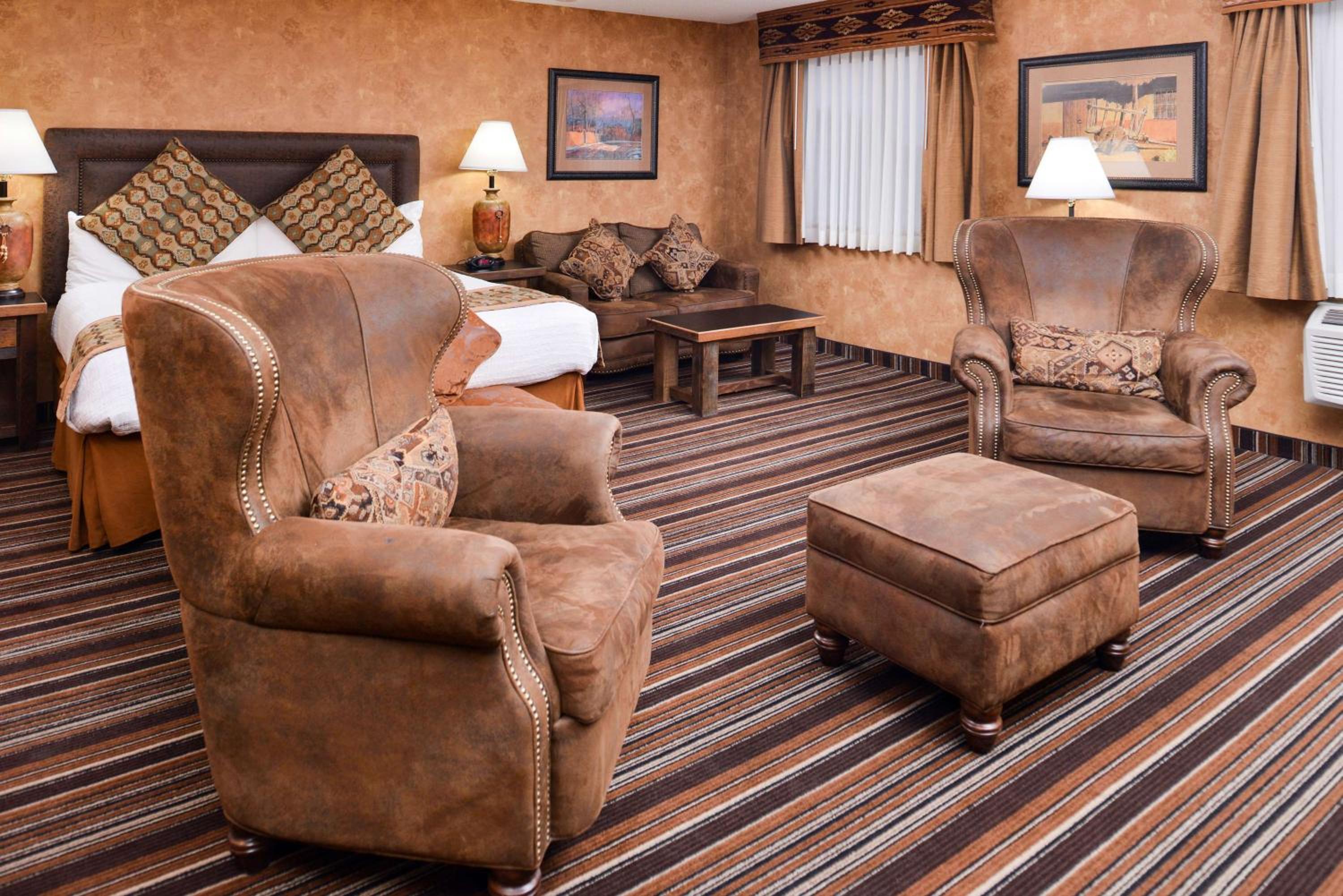 Executive King Room with Wet Bar - Non-Smoking - Photo 1