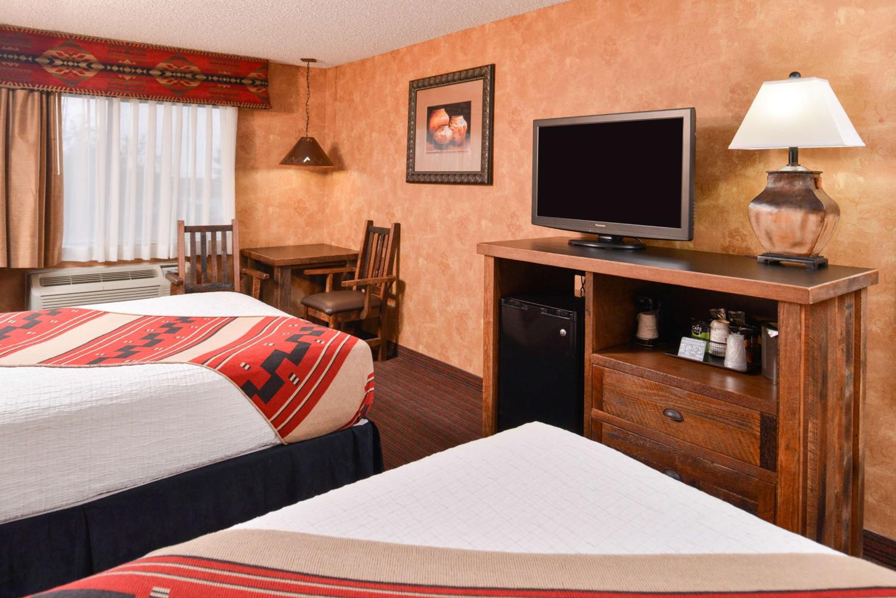 Queen Room with Two Queen Beds - Photo 1