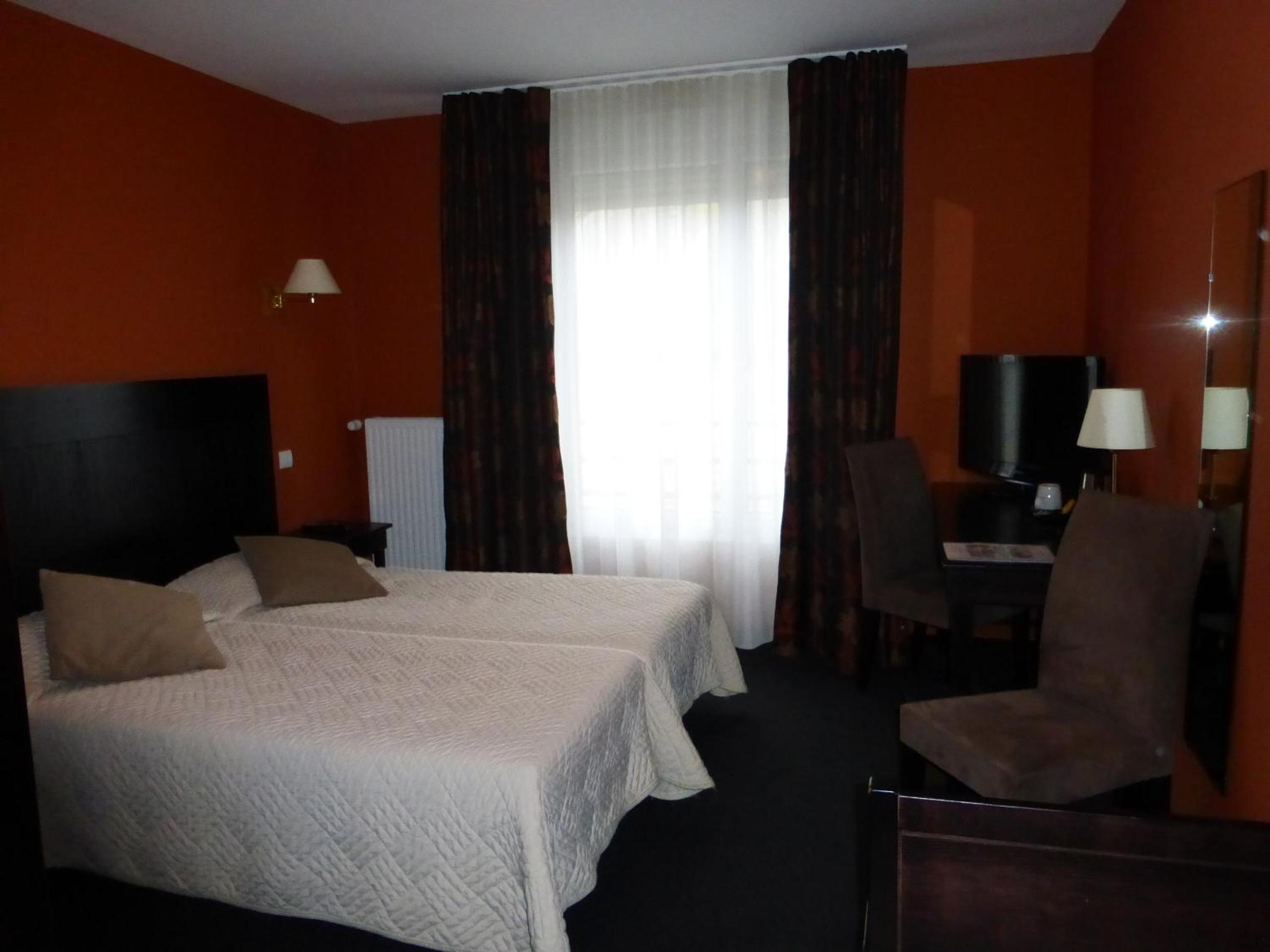 Superior Double or Twin Room - Photo 7