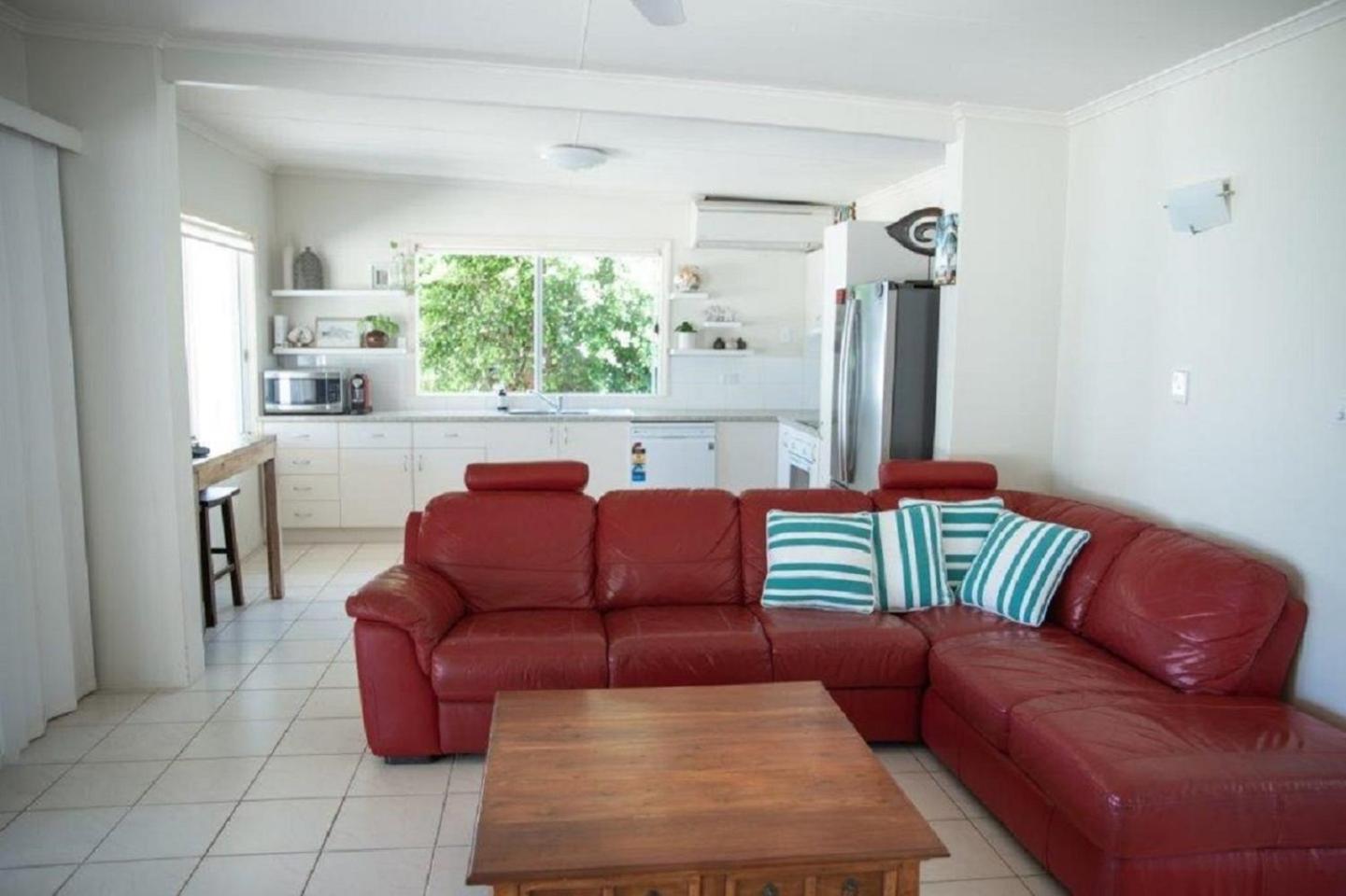 Three-Bedroom House photo 3