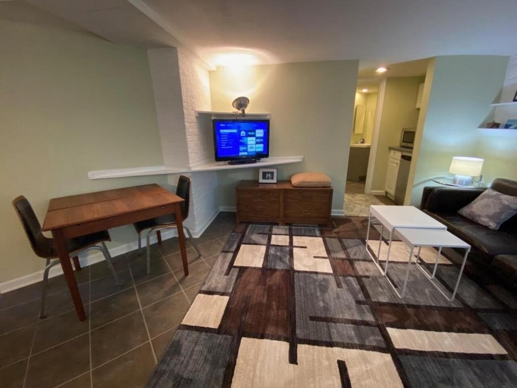 Three-Bedroom Apartment photo 1