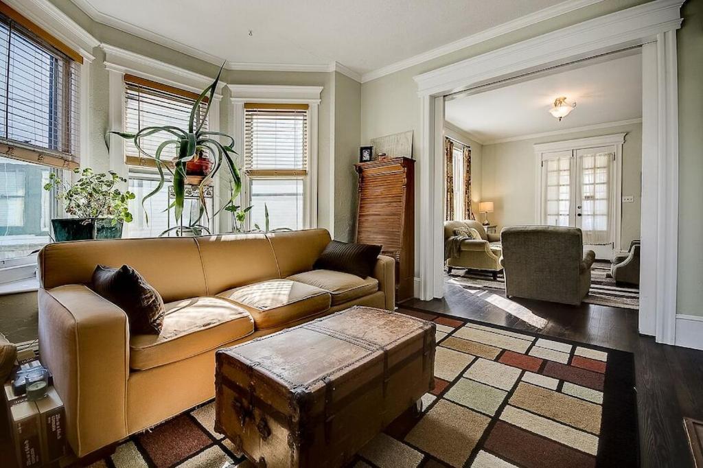 Three-Bedroom Apartment photo 2