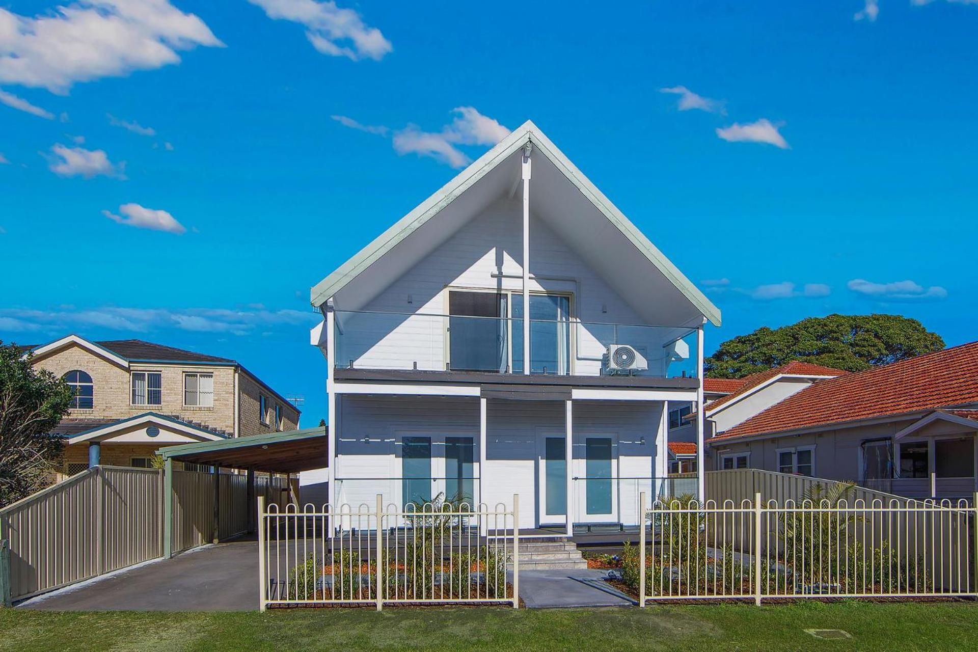 Four-Bedroom House photo 2