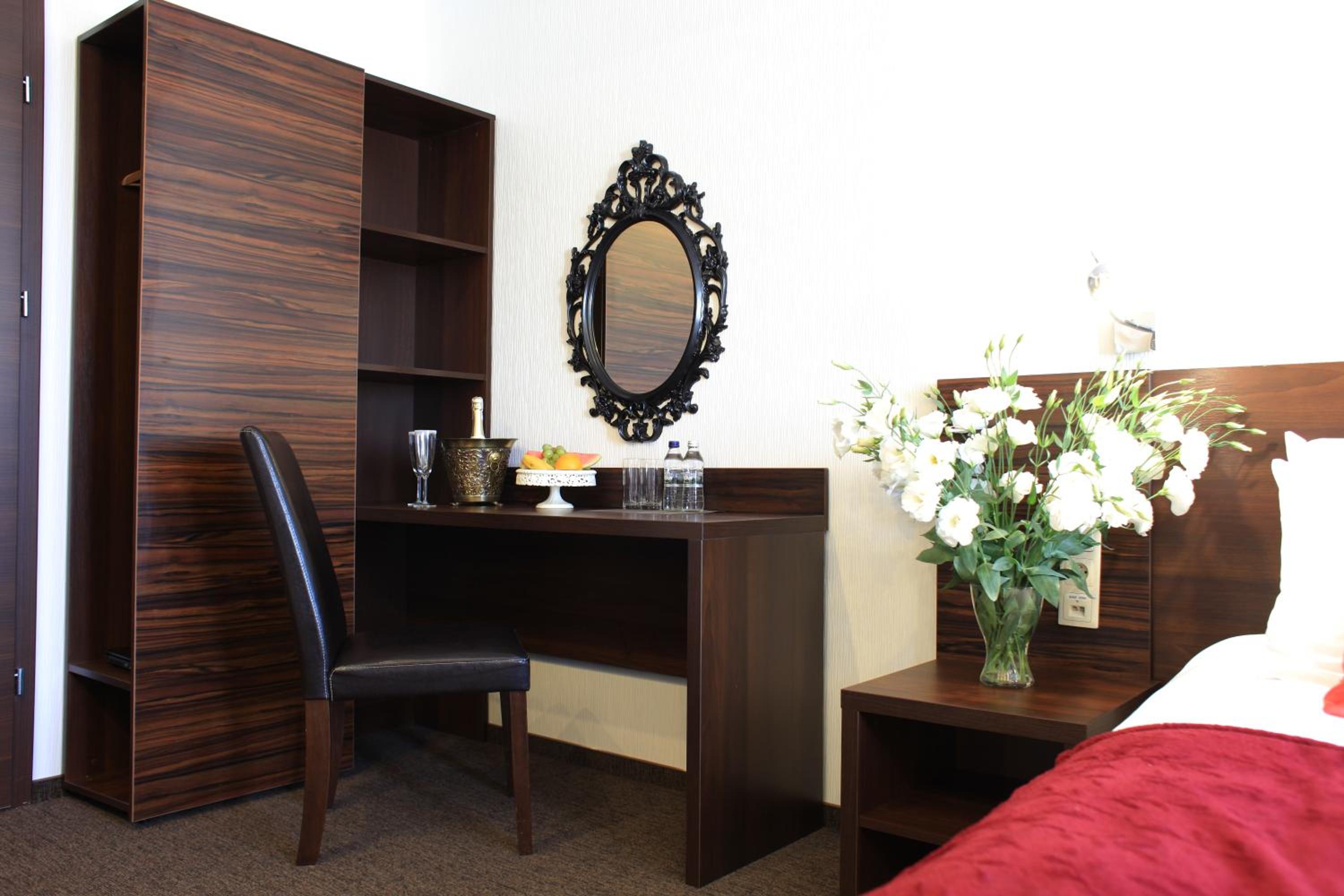Classic Double or Twin Room photo 3