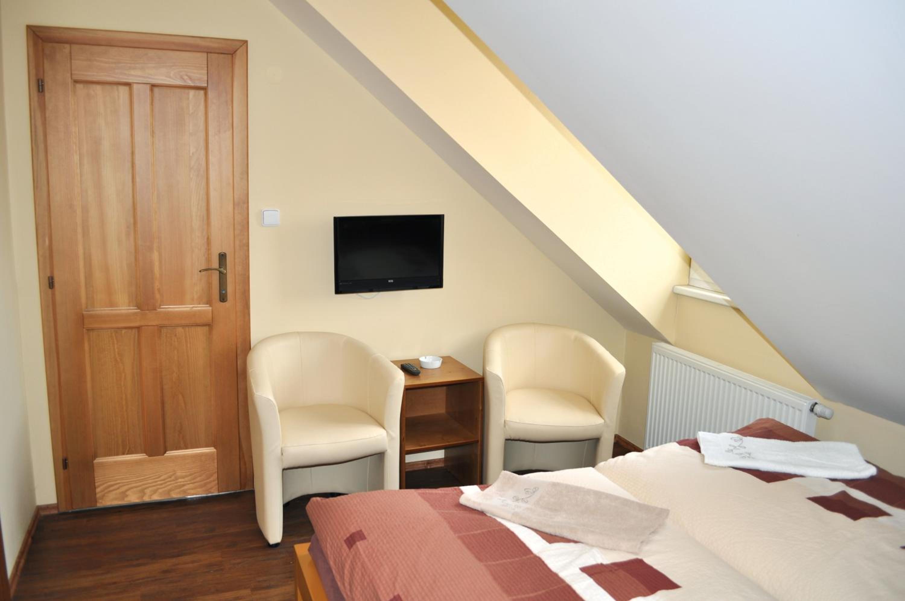 Double Room - Photo 5