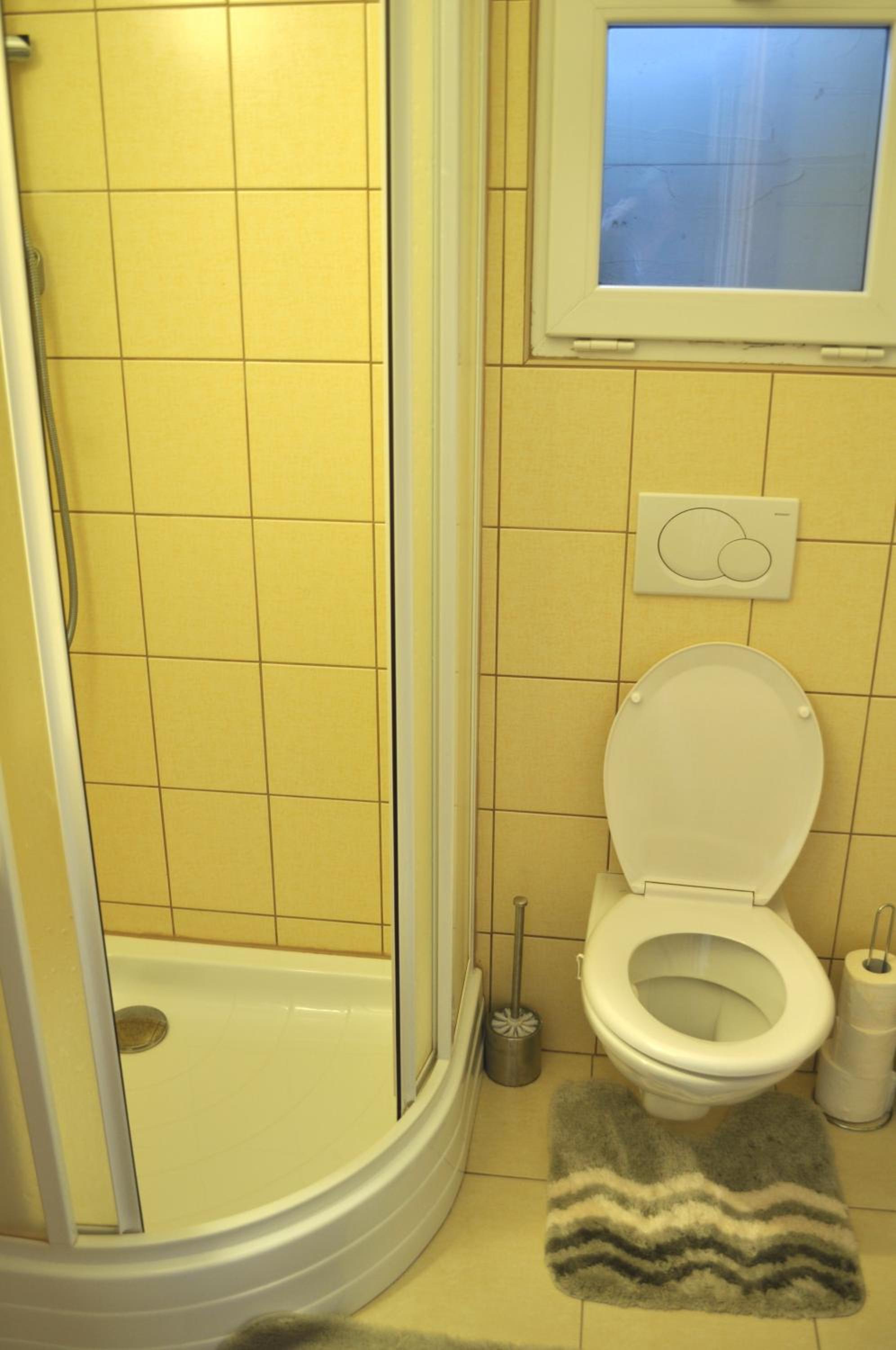 Double Room - Photo 8