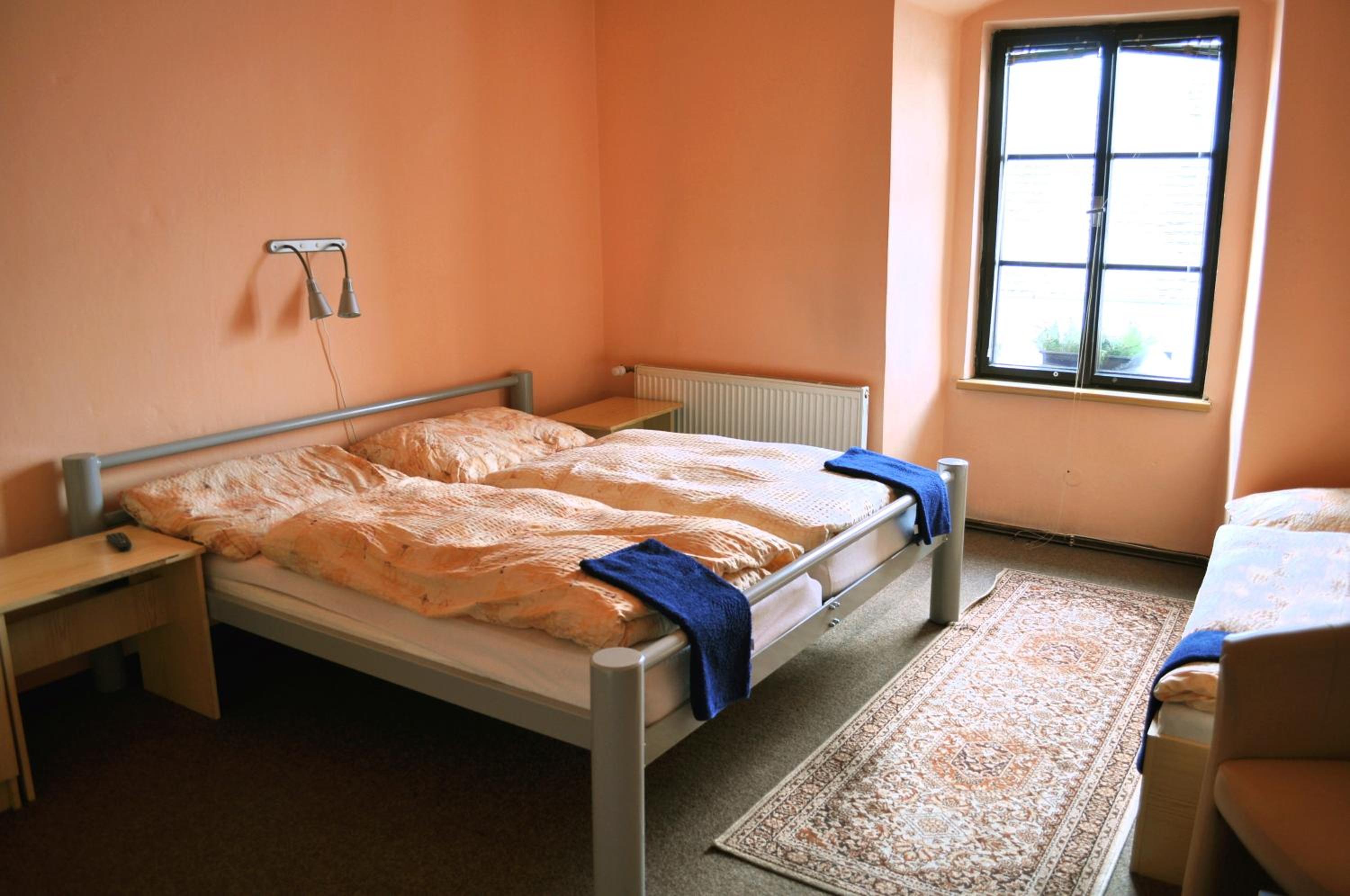 Double Room - Photo 7