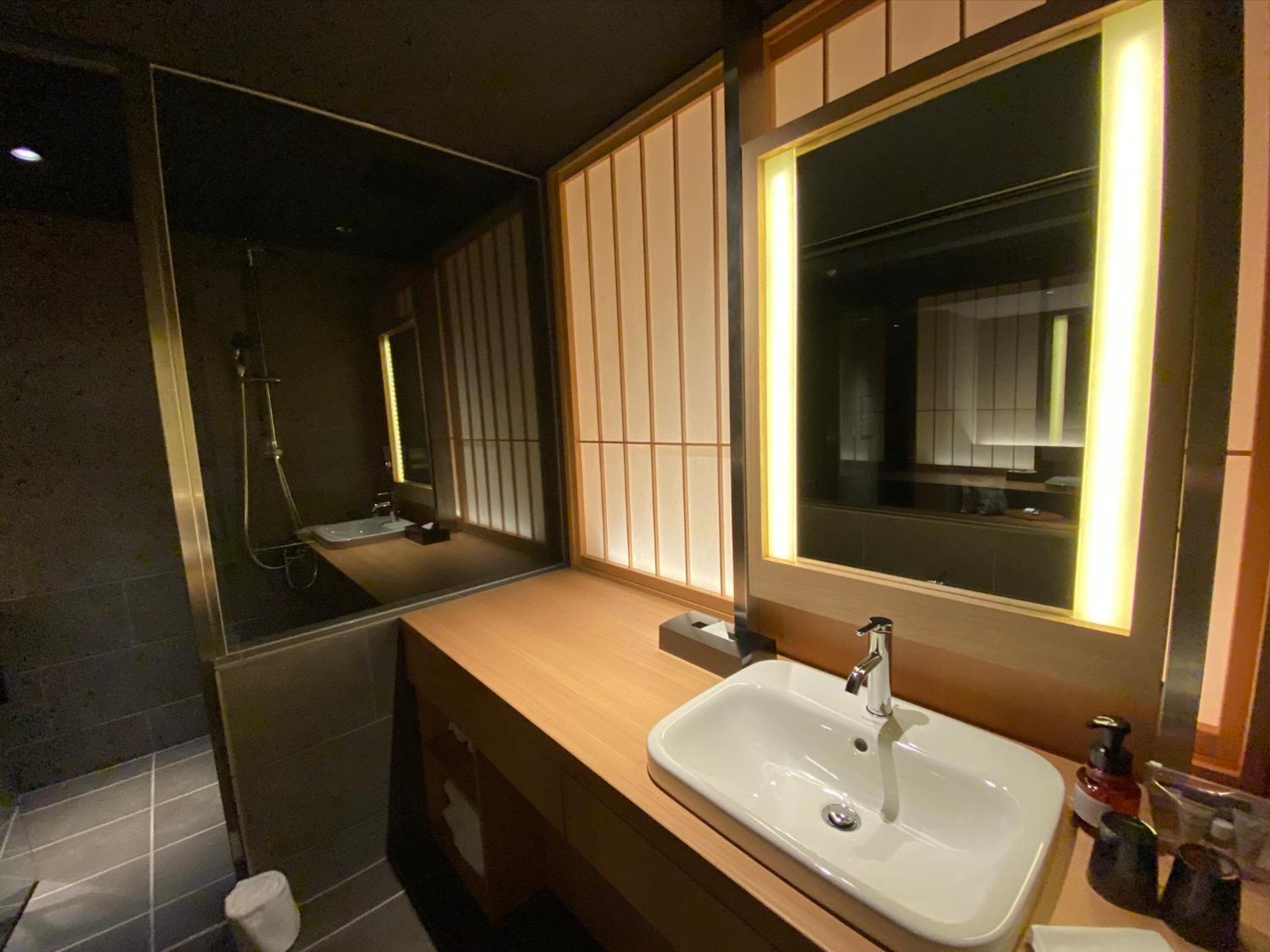Exective Twin Room witn Open-Air Bath - Photo 8