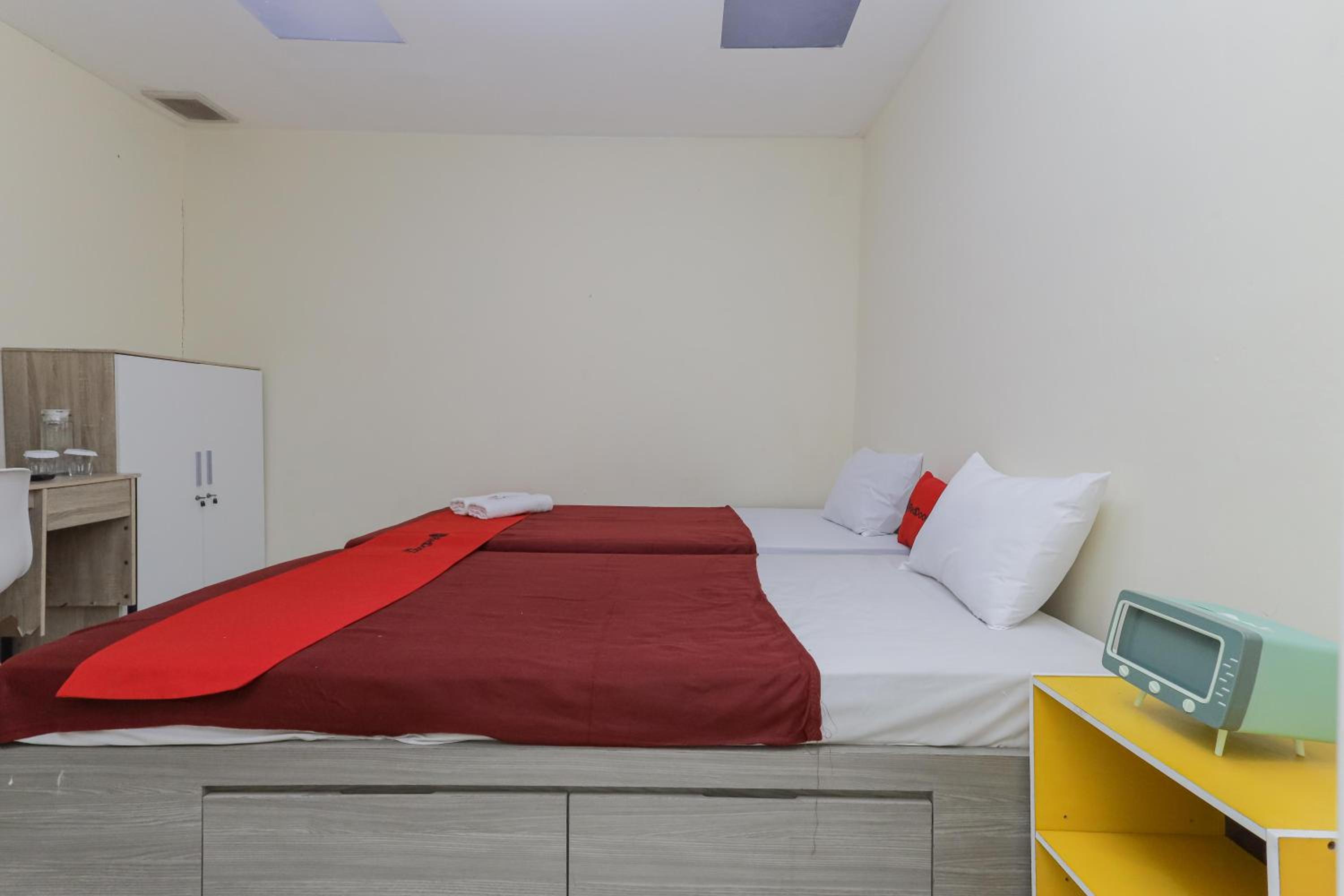 Twin Room - Photo 3