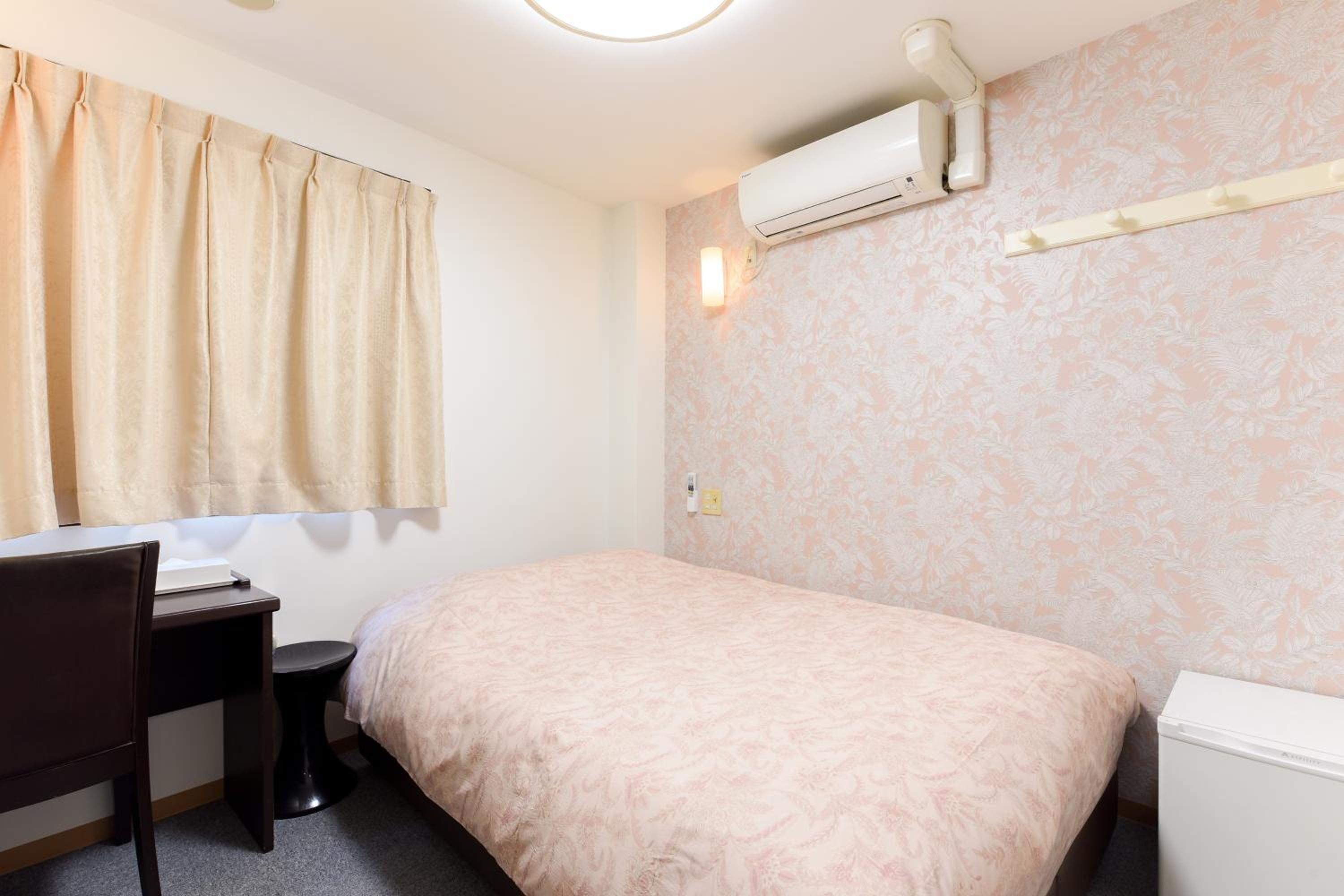 Double Room - Non-Smoking photo 1