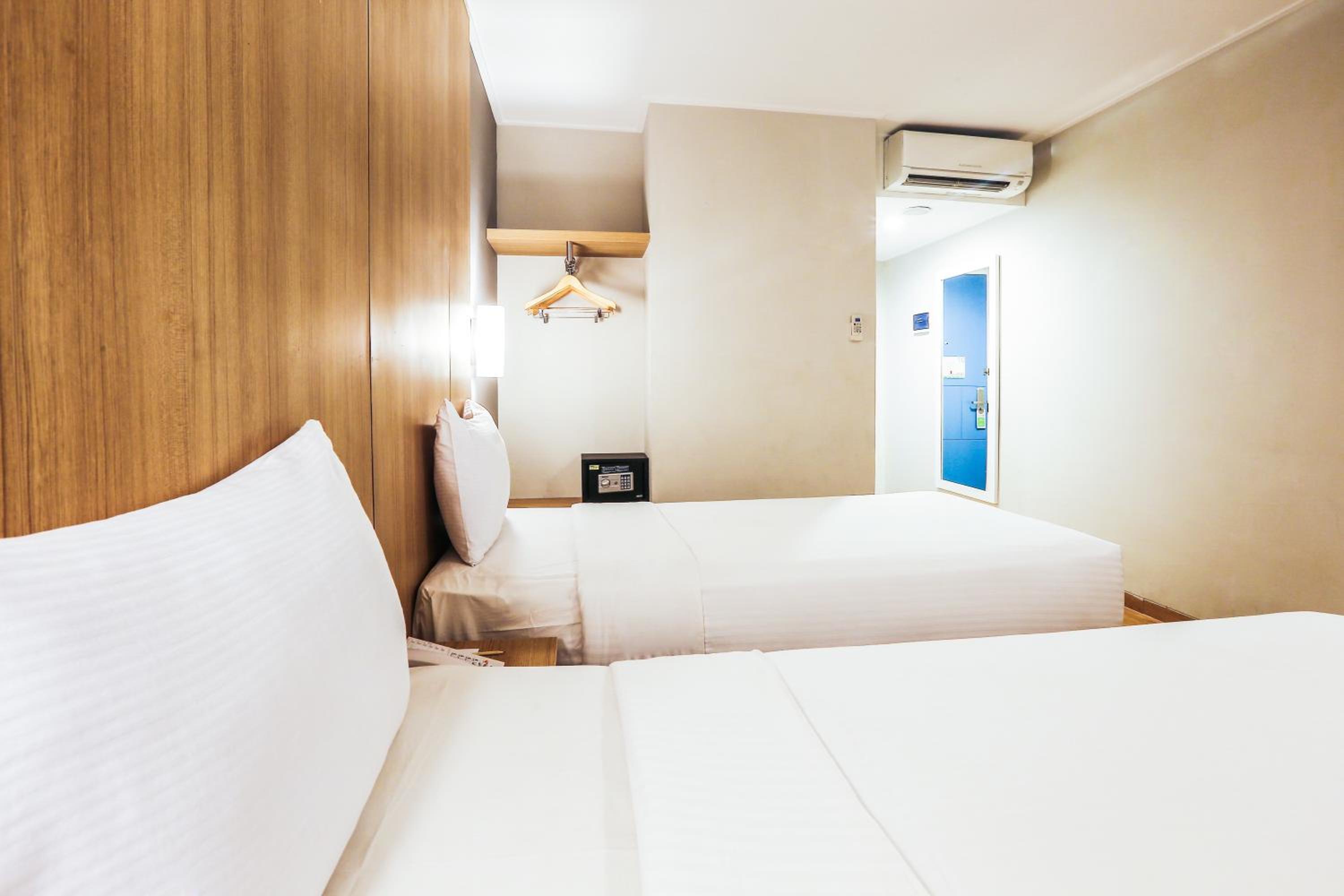 Superior Double or Twin Room photo 3