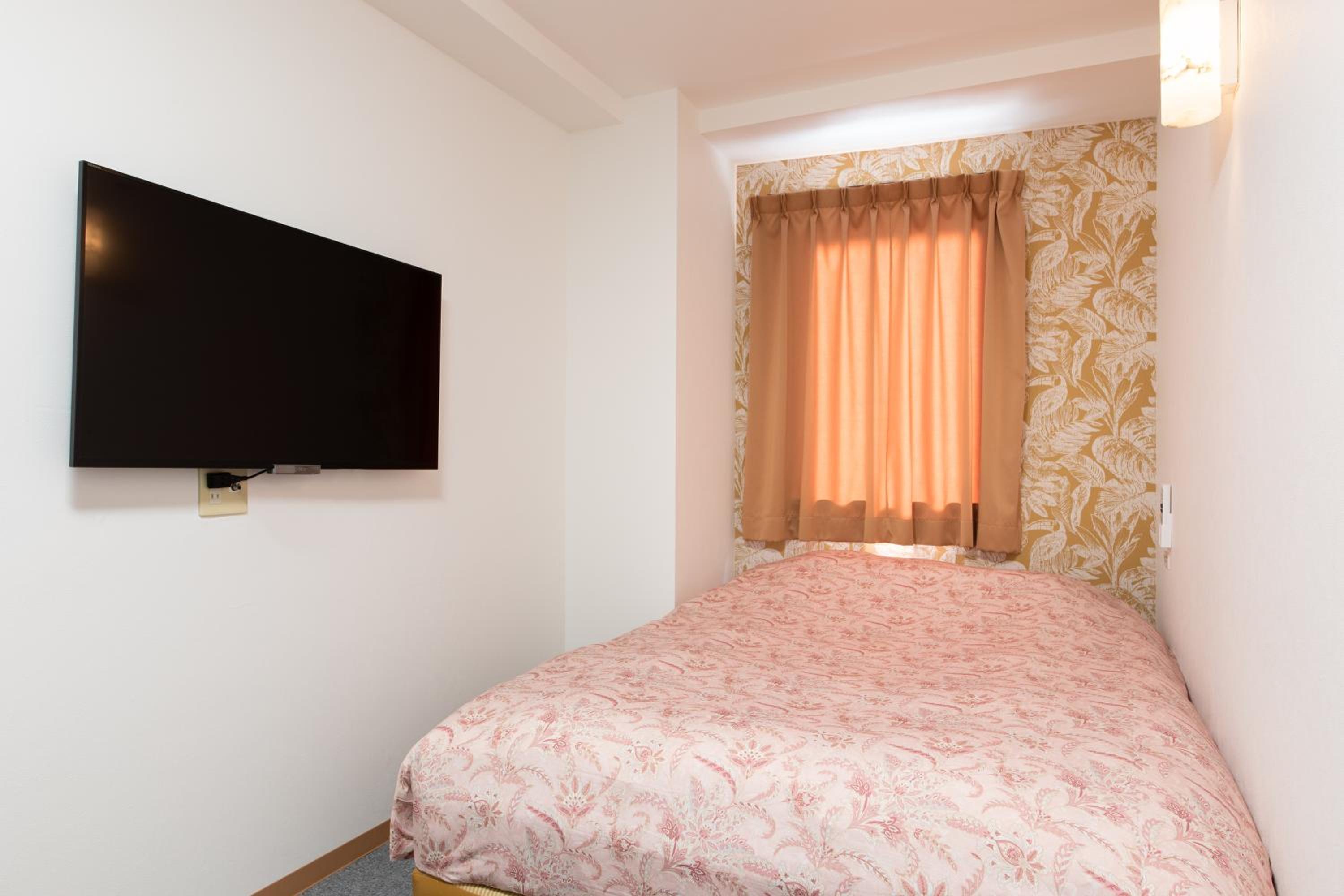 Double Room - Non-Smoking photo 2