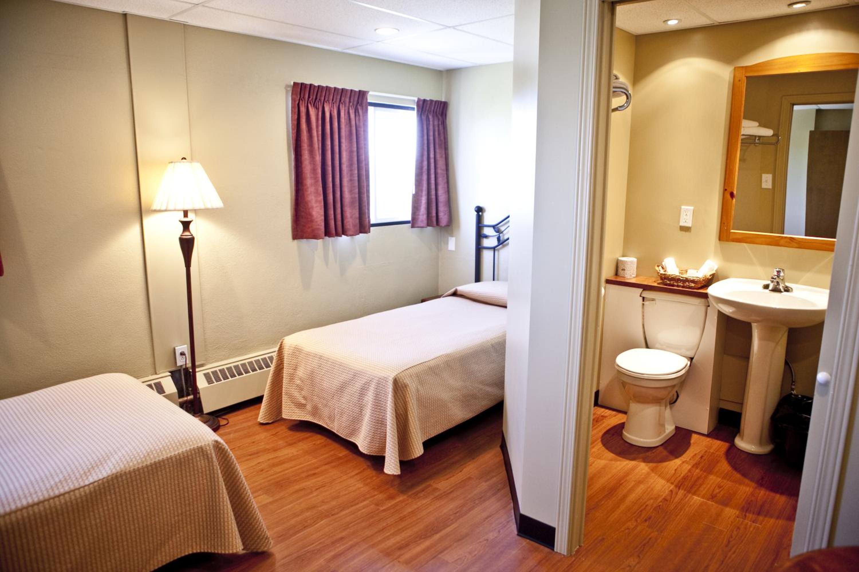 Twin Room with Bathroom photo 2