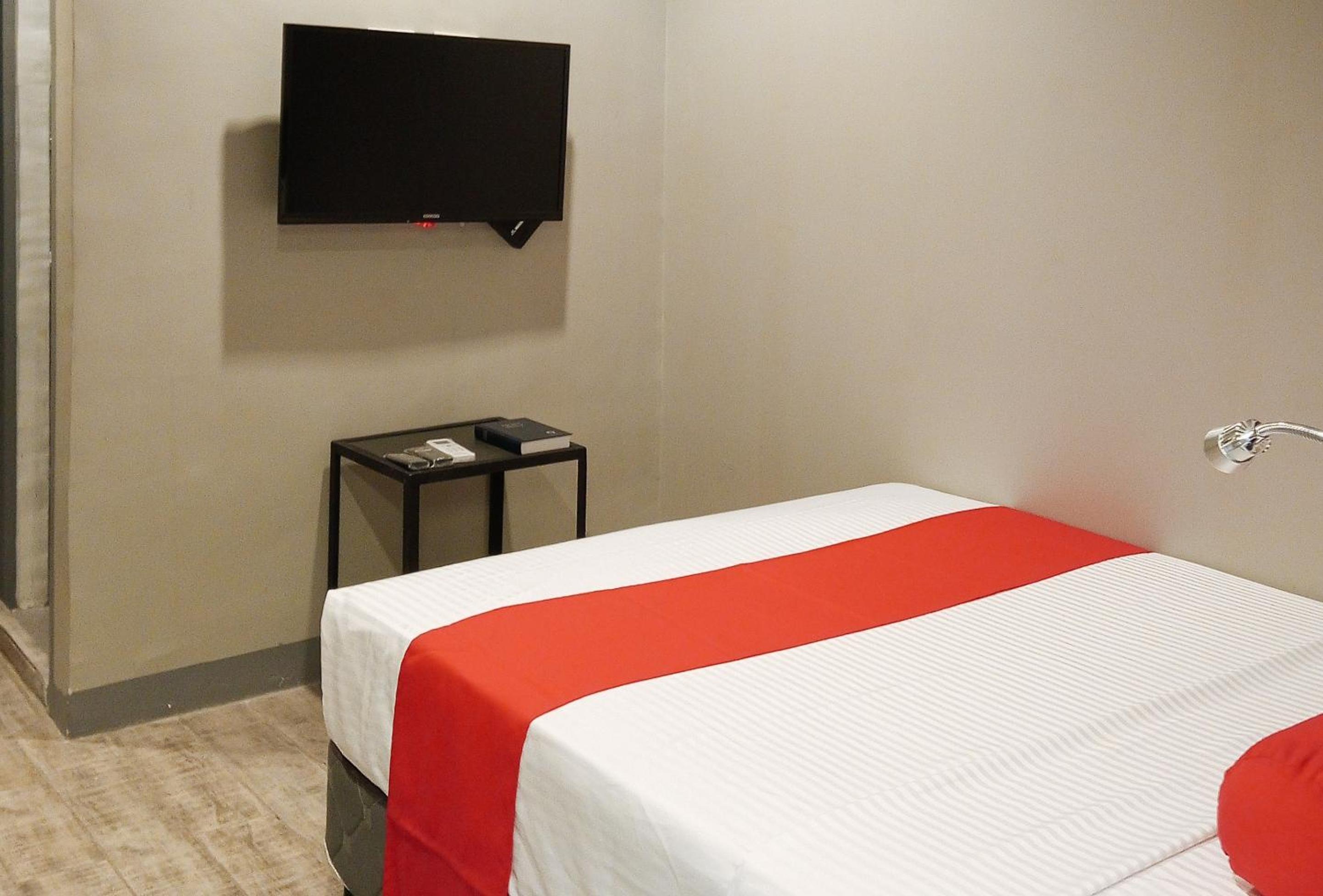 Deluxe Room - Photo 3
