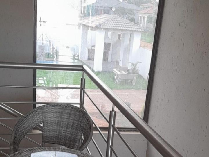 One-Bedroom Apartment - Photo 2