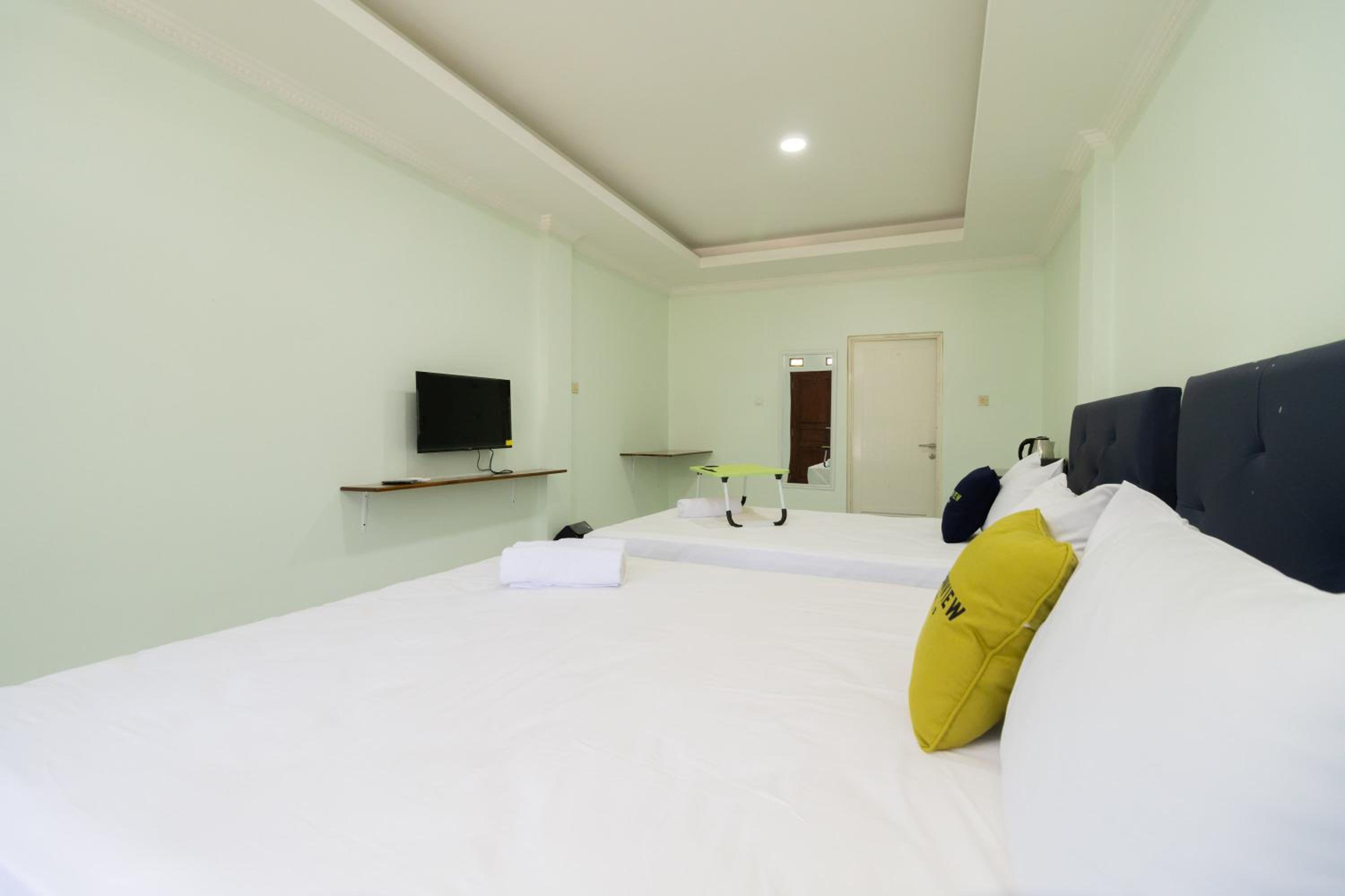 Family Room - Photo 1