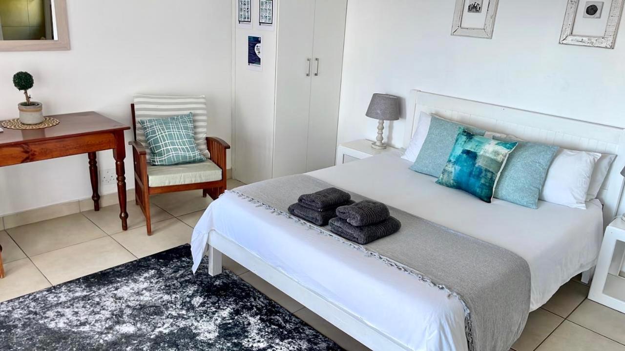 Budget Studio with Partial Sea View, Patio and BBQ photo 1