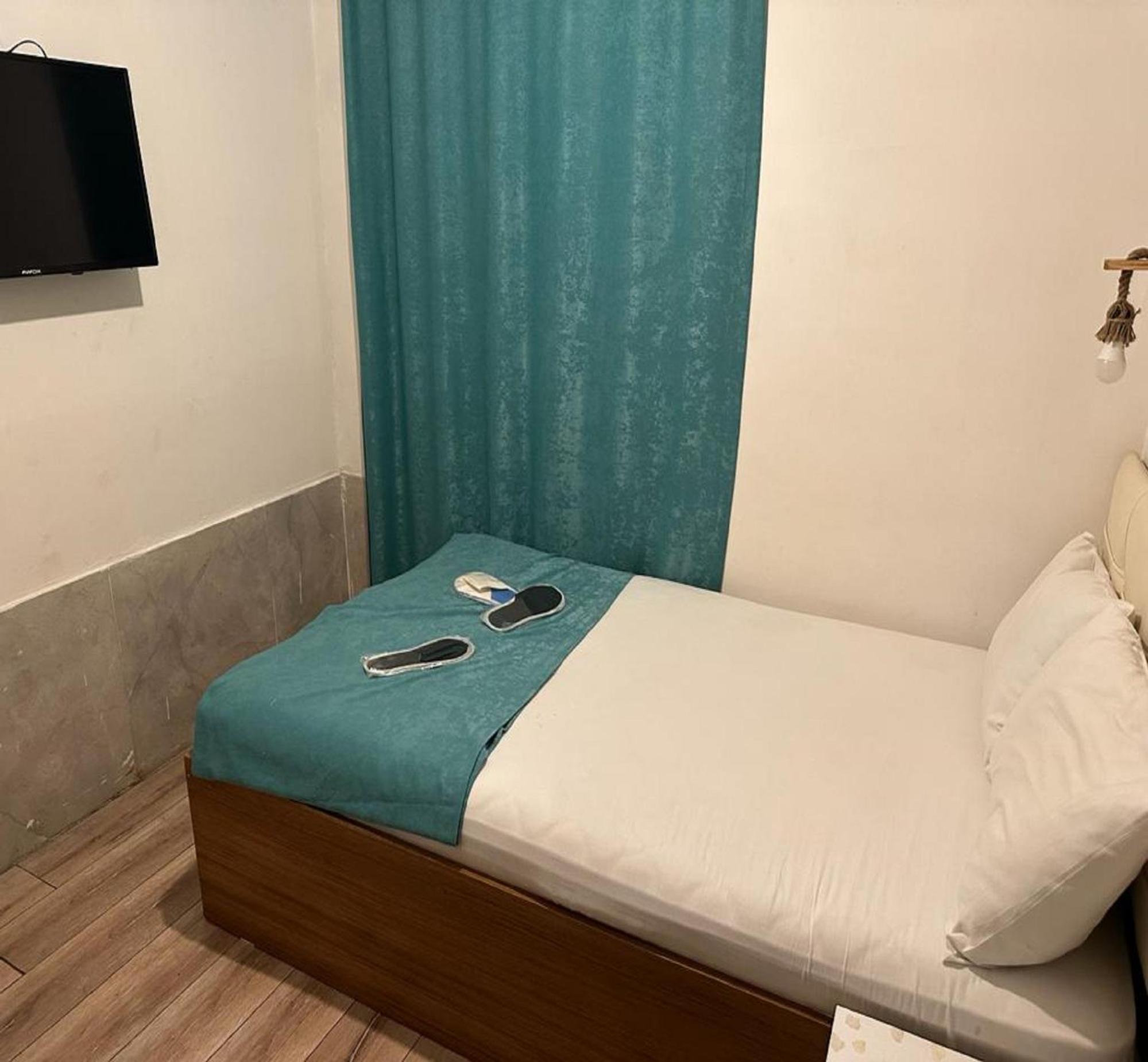 Budget Double Room photo 2