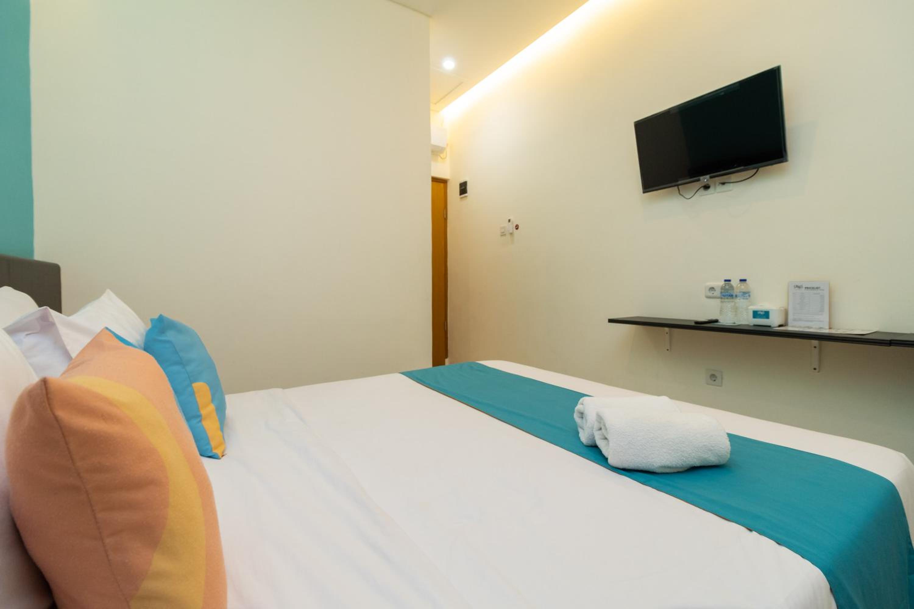 Deluxe Room - Photo 8