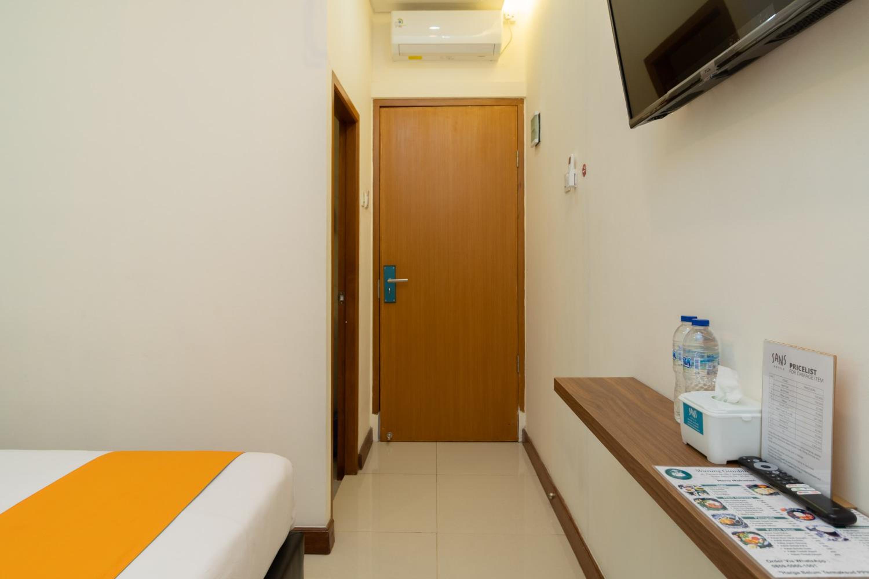 Deluxe Room - Photo 6