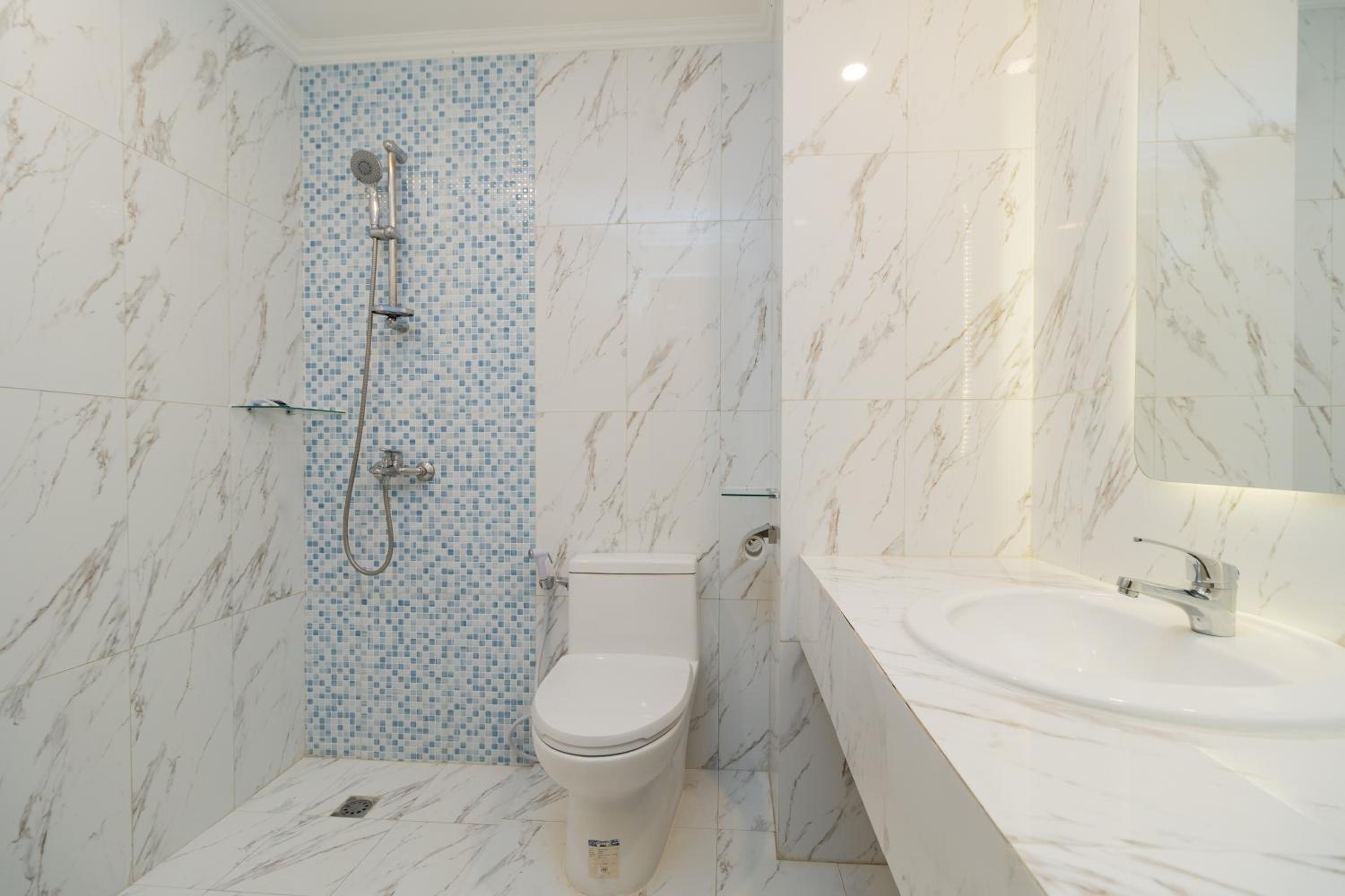 Deluxe Twin Room - Photo 2