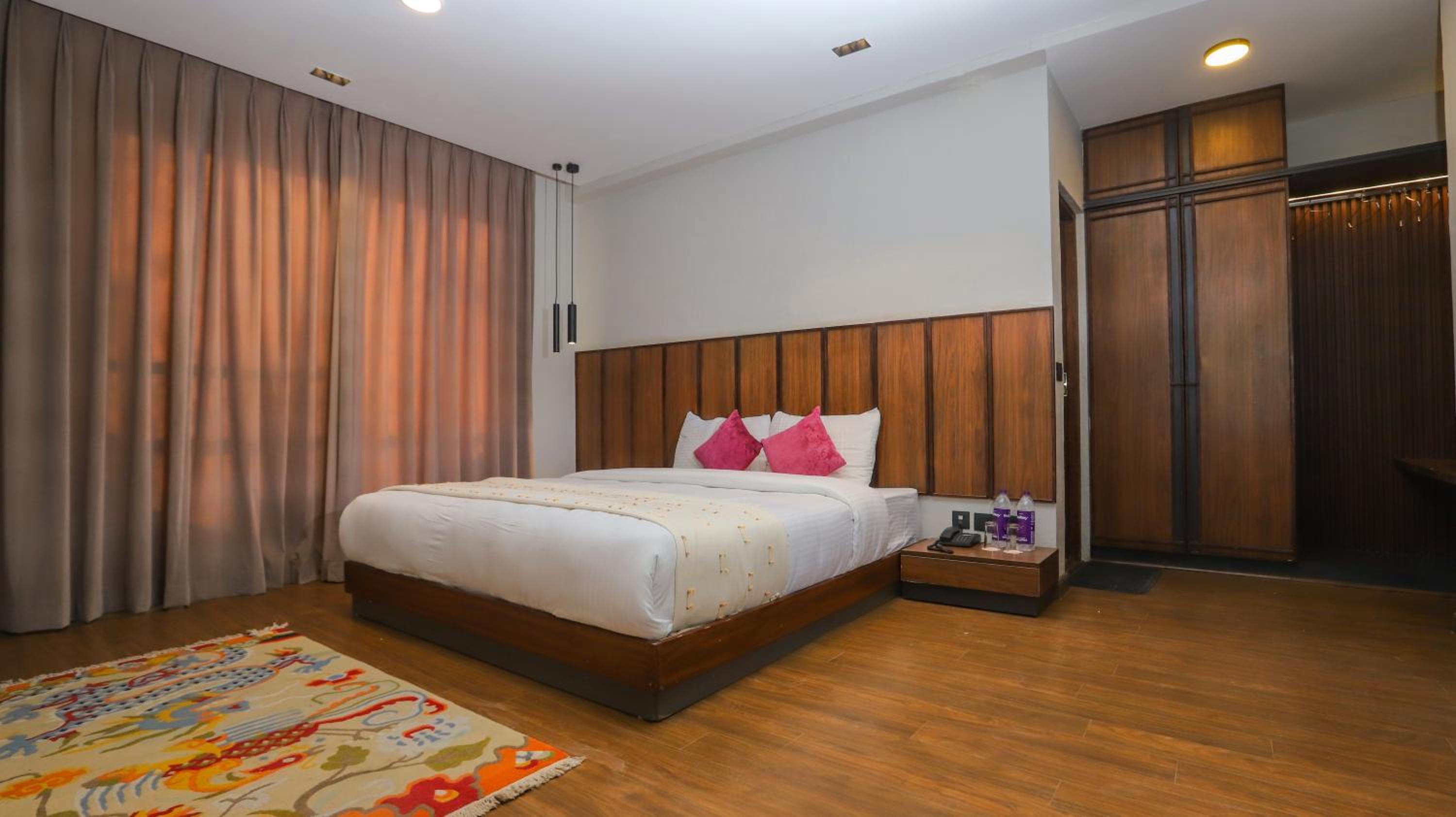 King Room with Mountain View - Photo 9