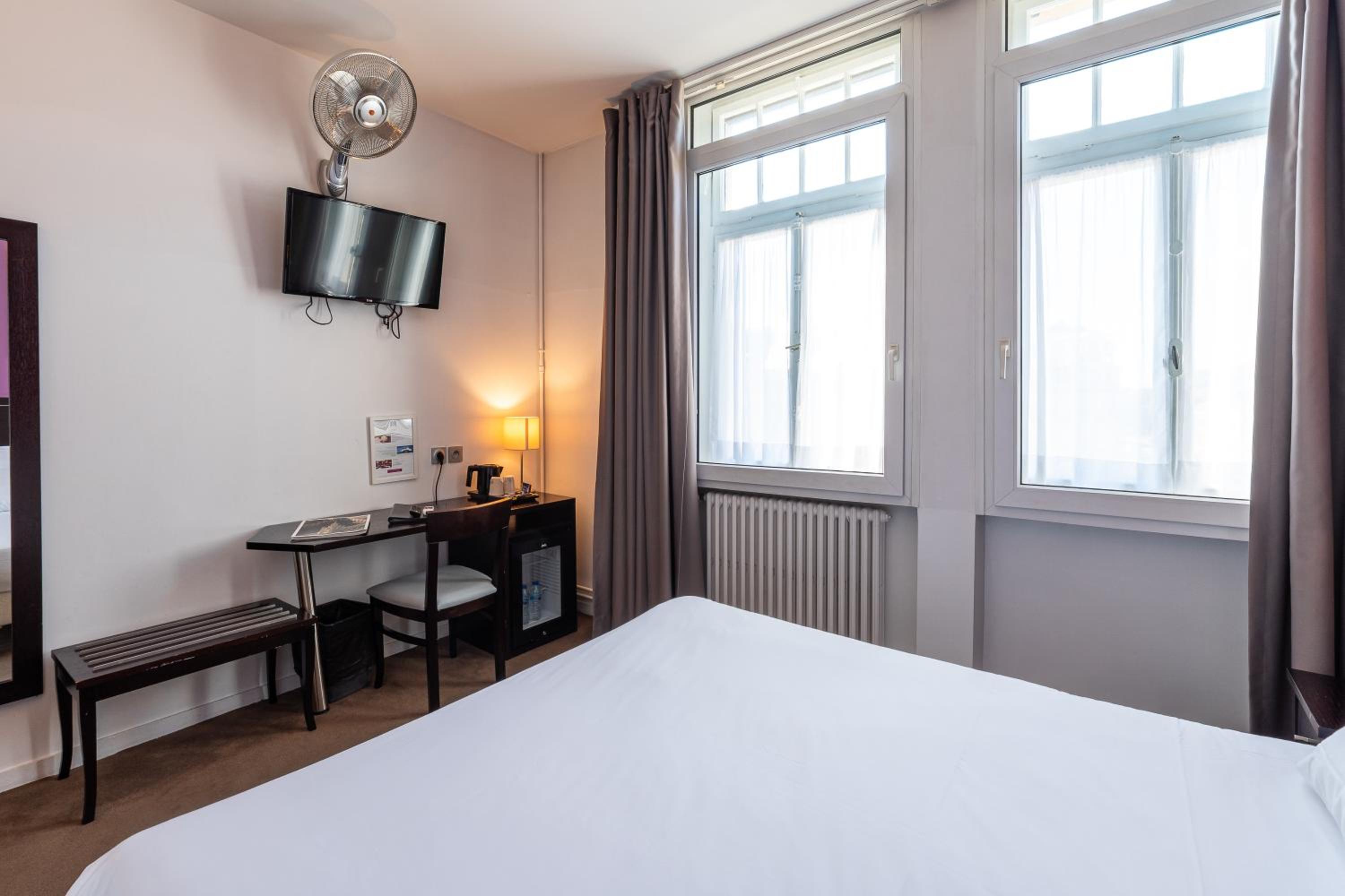 Classic Double Room - Photo 8