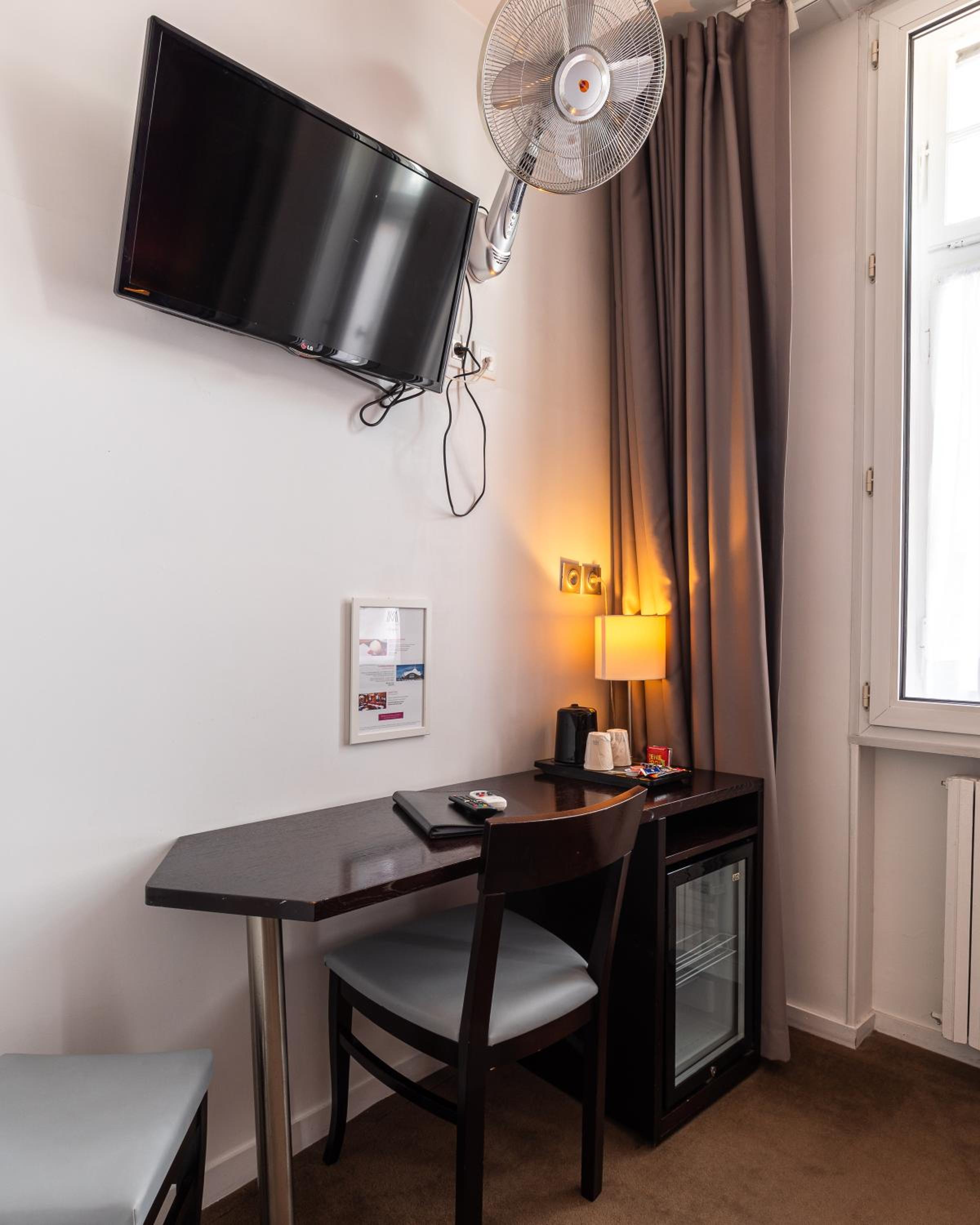 Classic Double Room - Photo 12