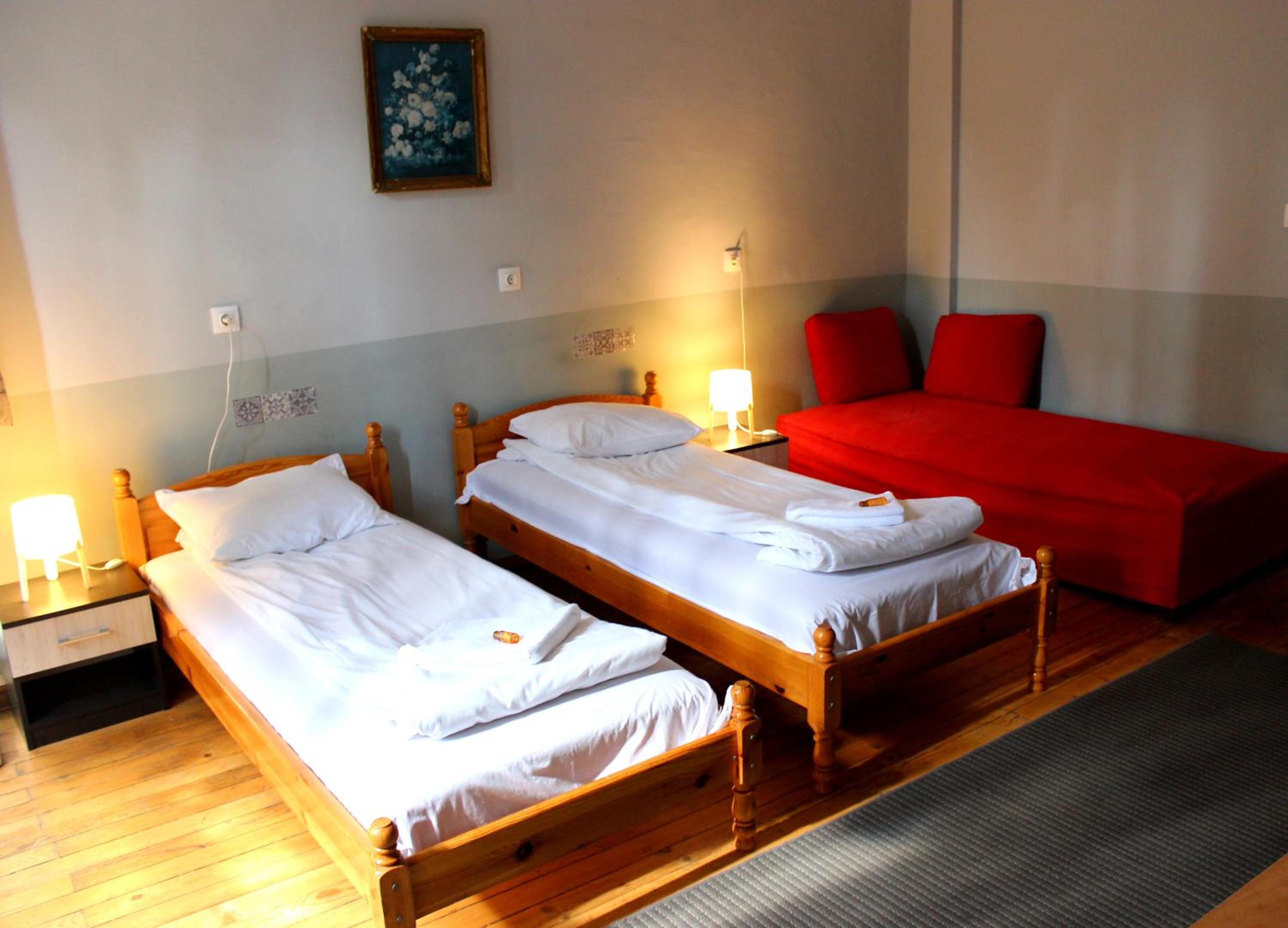 Triple Room with Private External Bathroom - Photo 9
