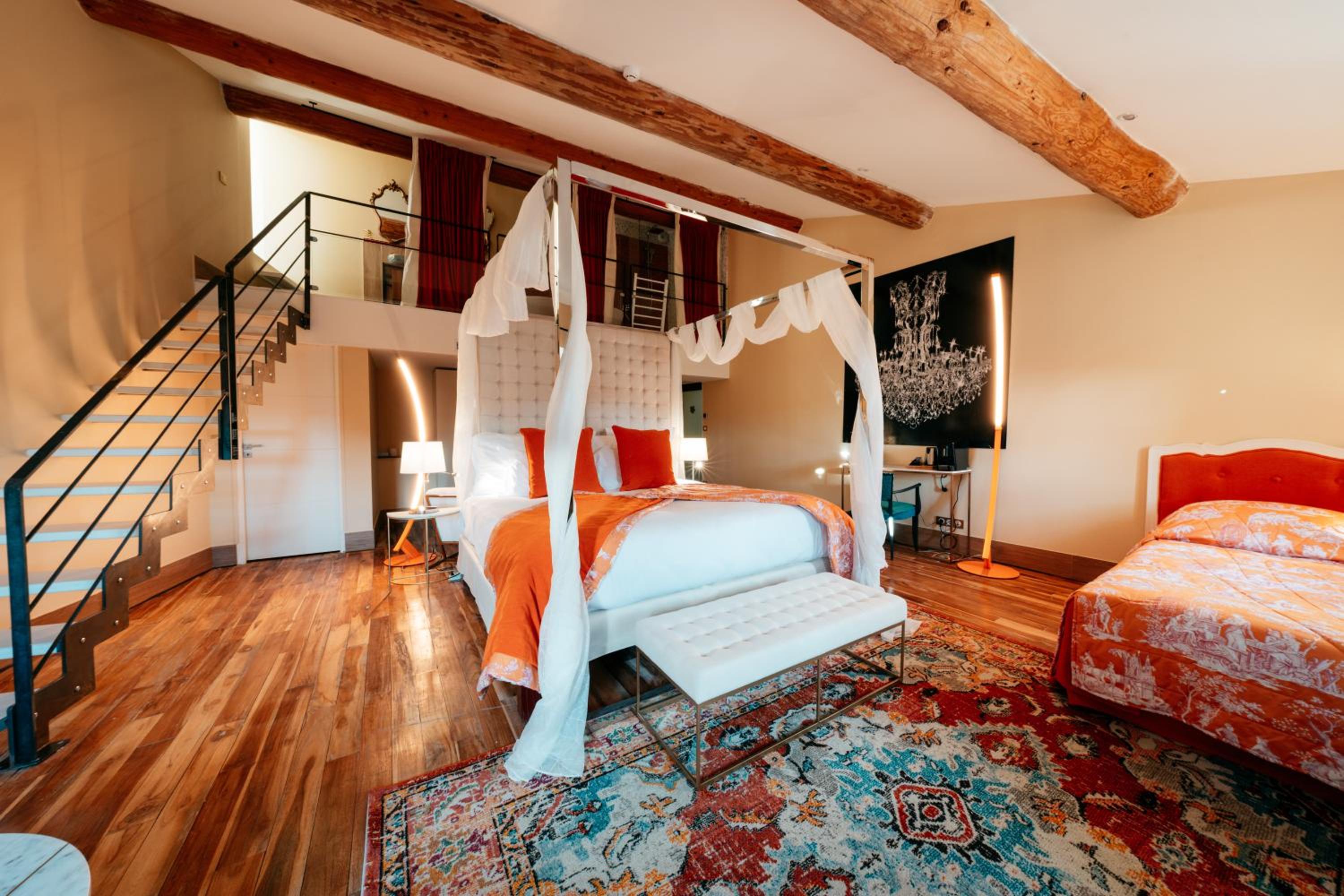 Apartment with Terrace - Photo 3
